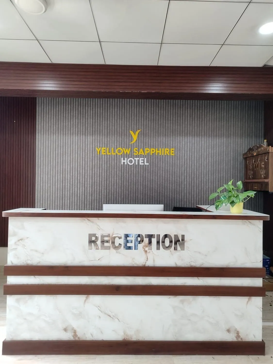 Lobby or reception in Yellow Sapphire Hotel Hitech City