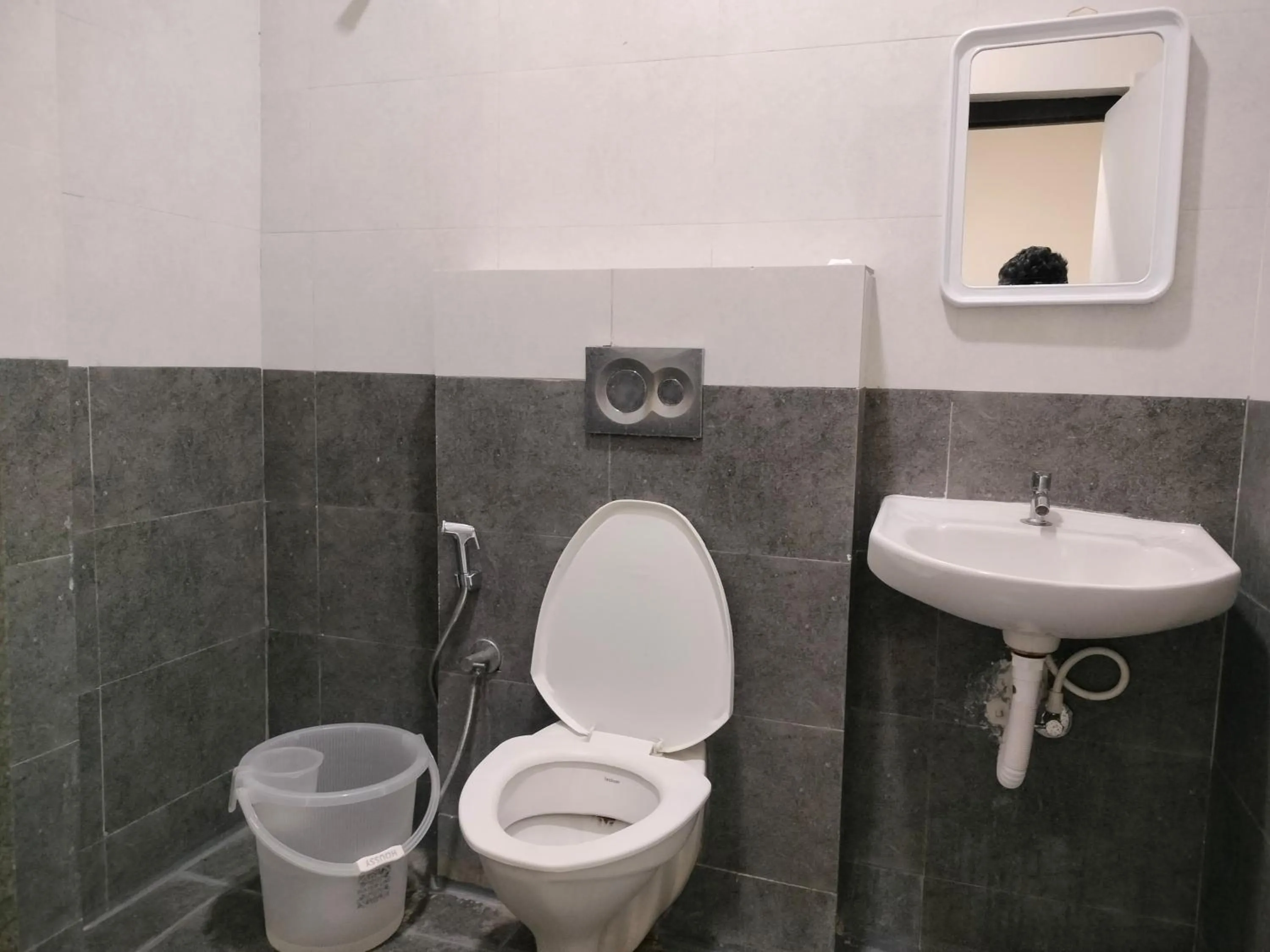 Bathroom in Yellow Sapphire Hotel Hitech City
