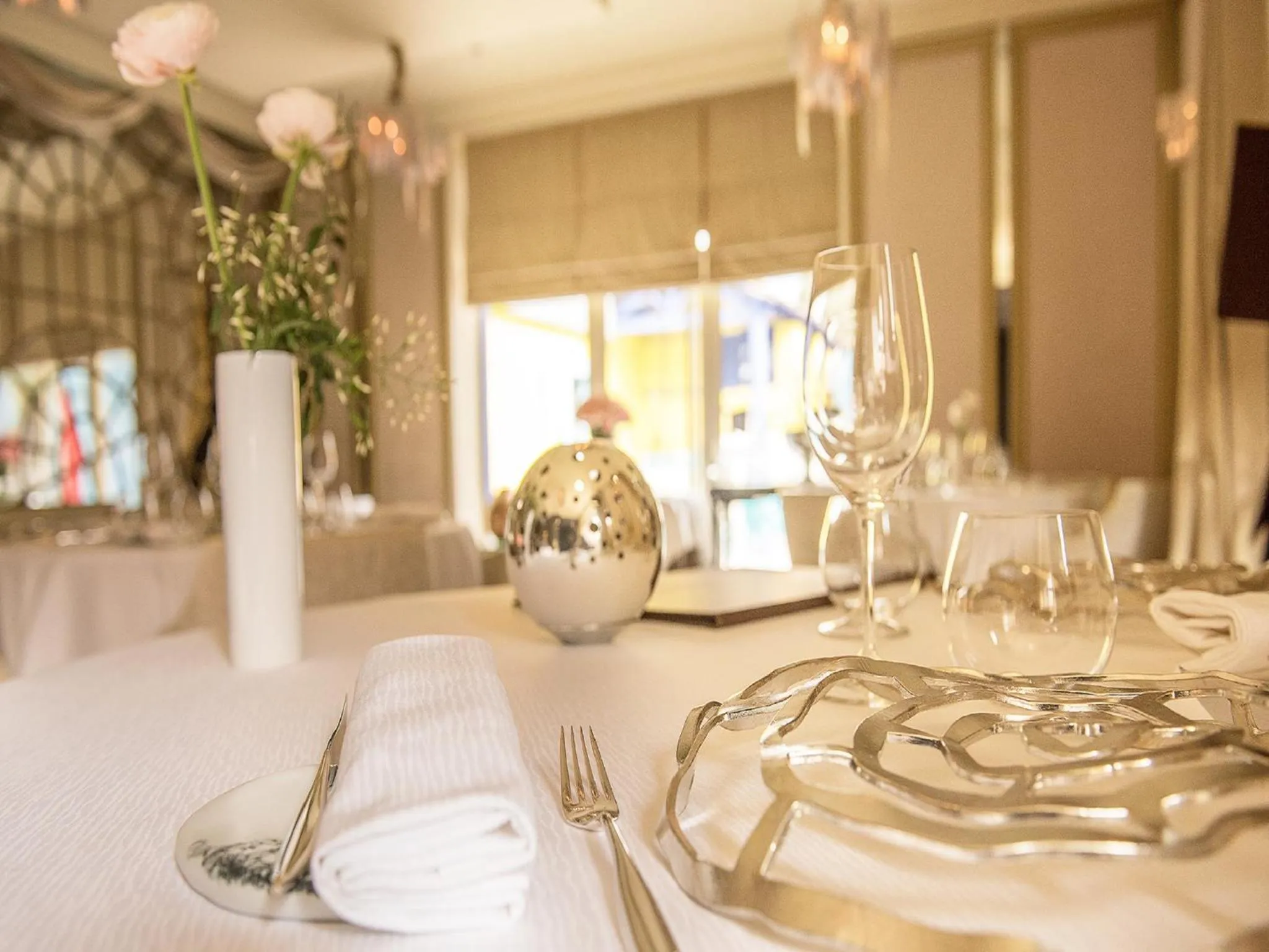 Restaurant/places to eat in Le Stelsia Resort