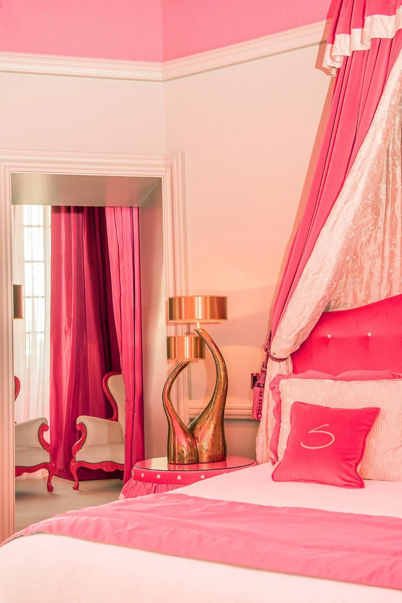 Bedroom, Bed in Le Stelsia Resort