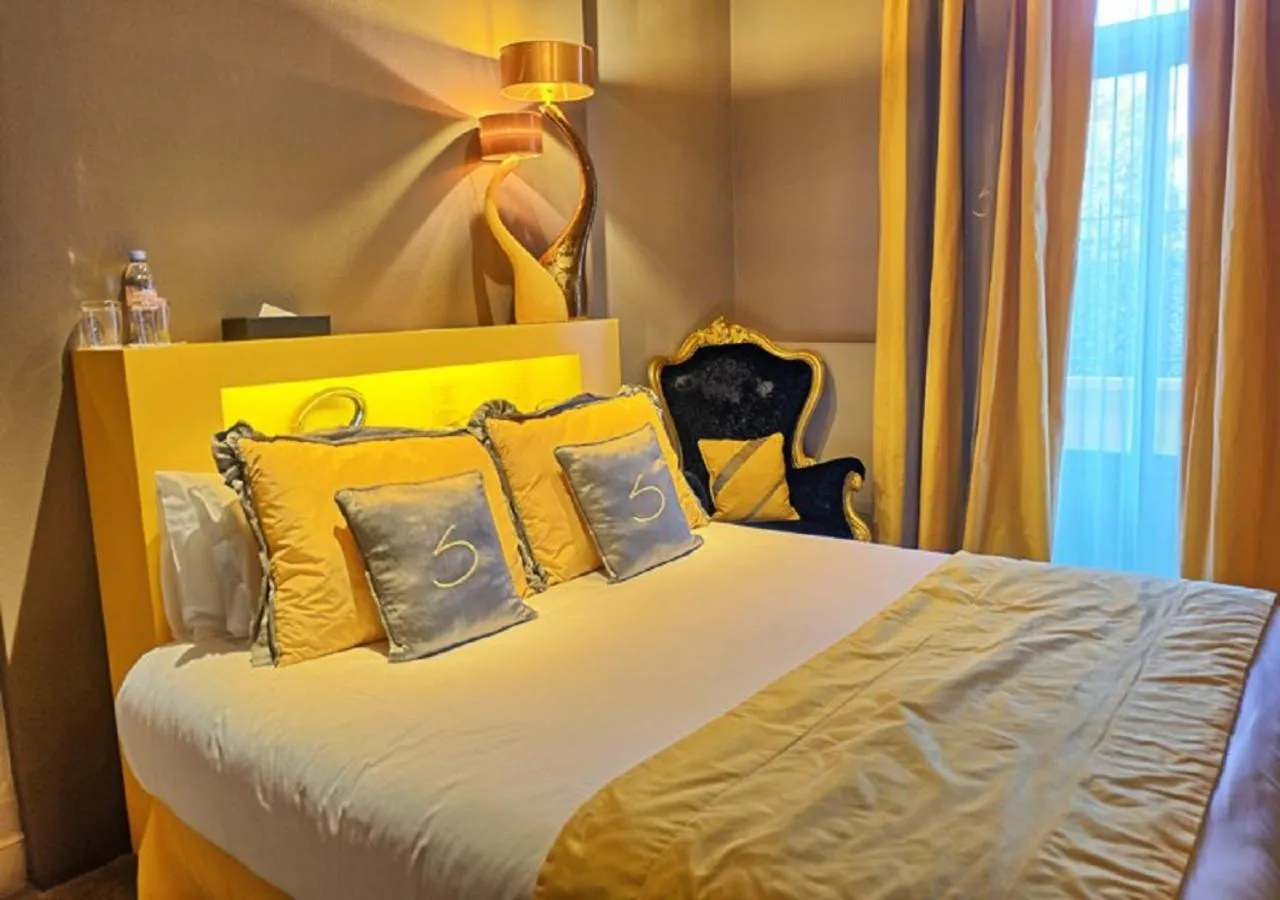 Bed in Le Stelsia Resort