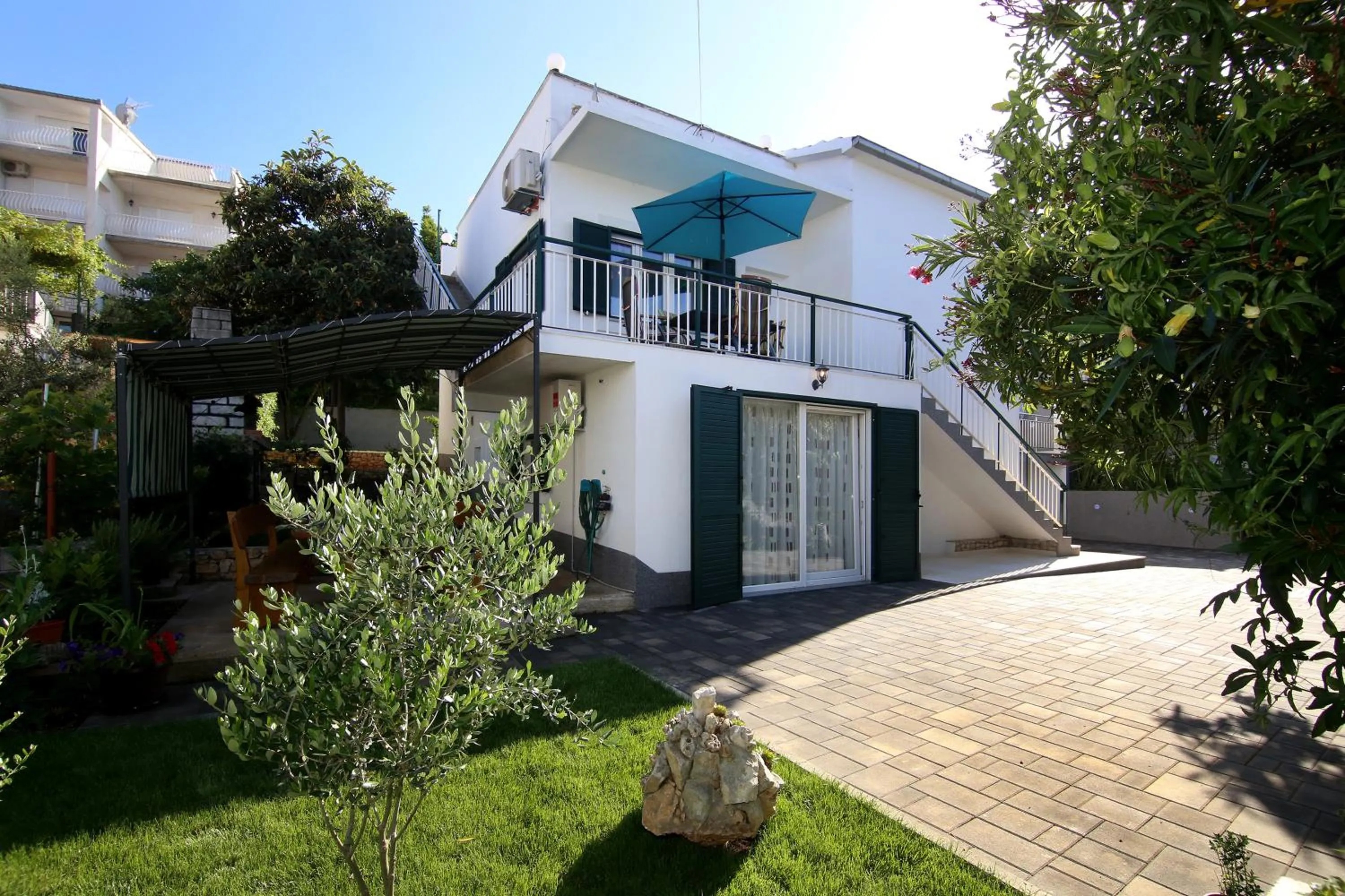 Property building in Luxury House with Pool