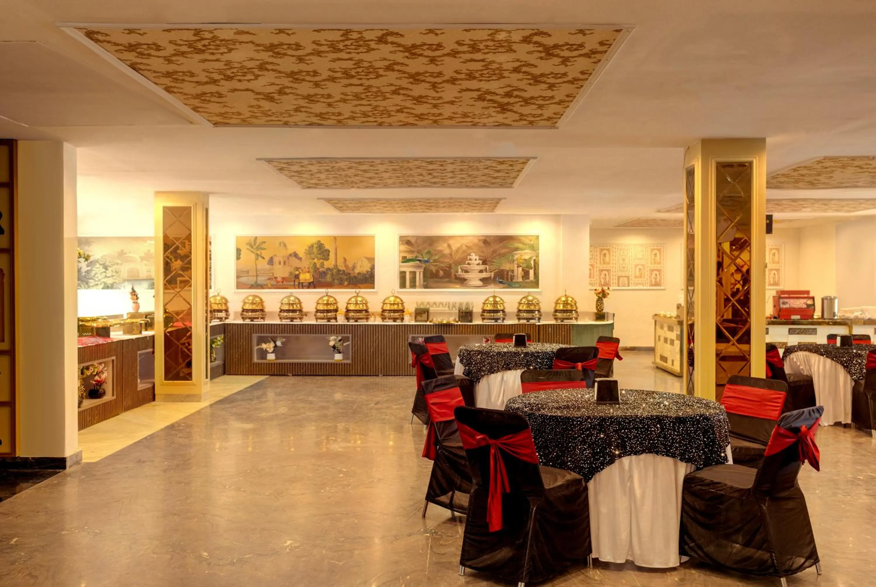 Restaurant/places to eat in Haut Monde Rajputana Palace