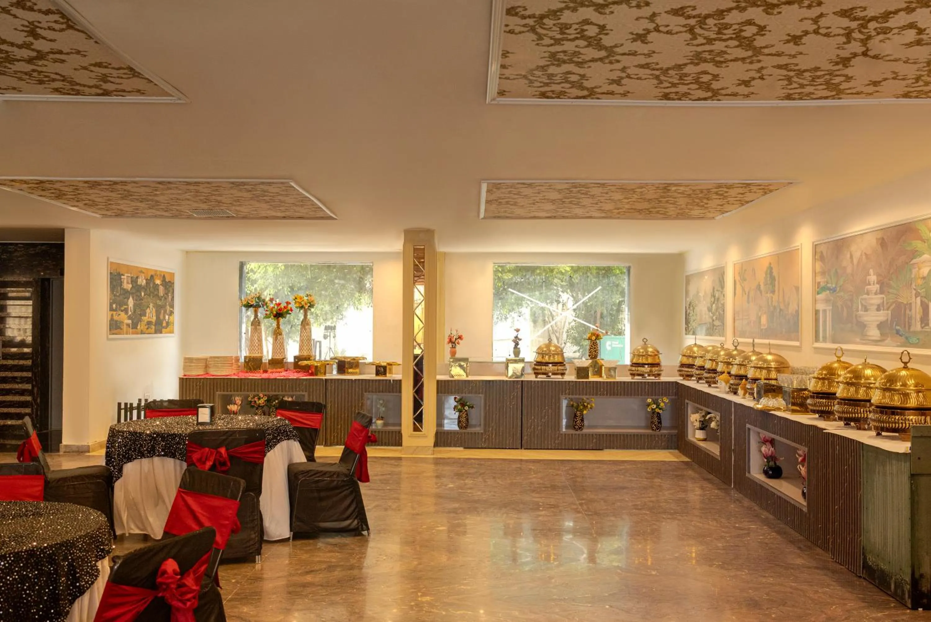 Restaurant/places to eat in Haut Monde Rajputana Palace