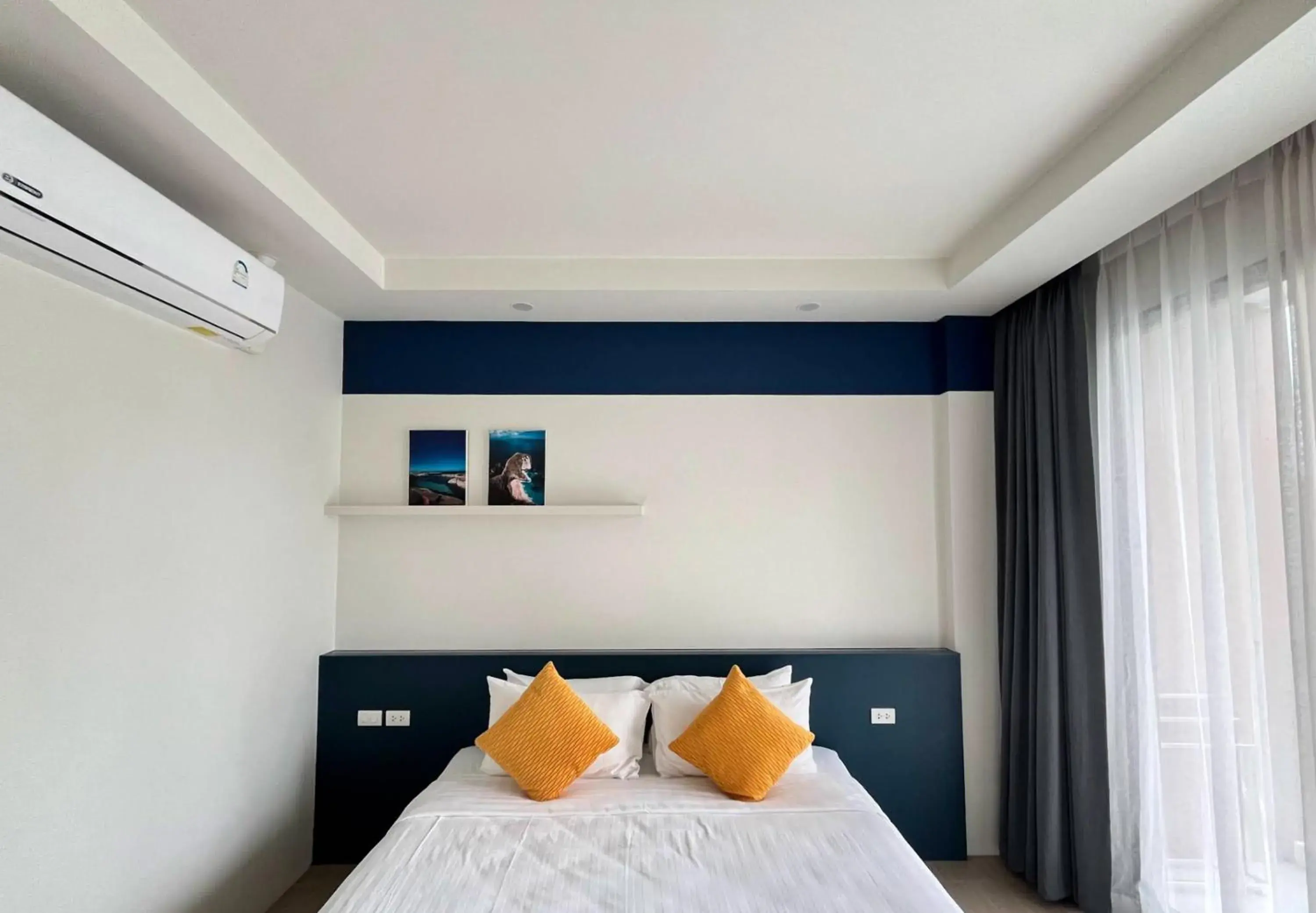 Bed in Seava Beach Bed in Seava Beach