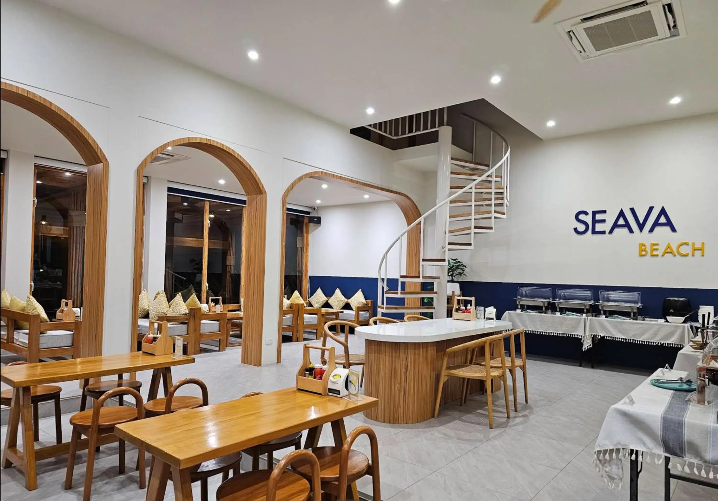 Breakfast in Seava Beach Breakfast in Seava Beach