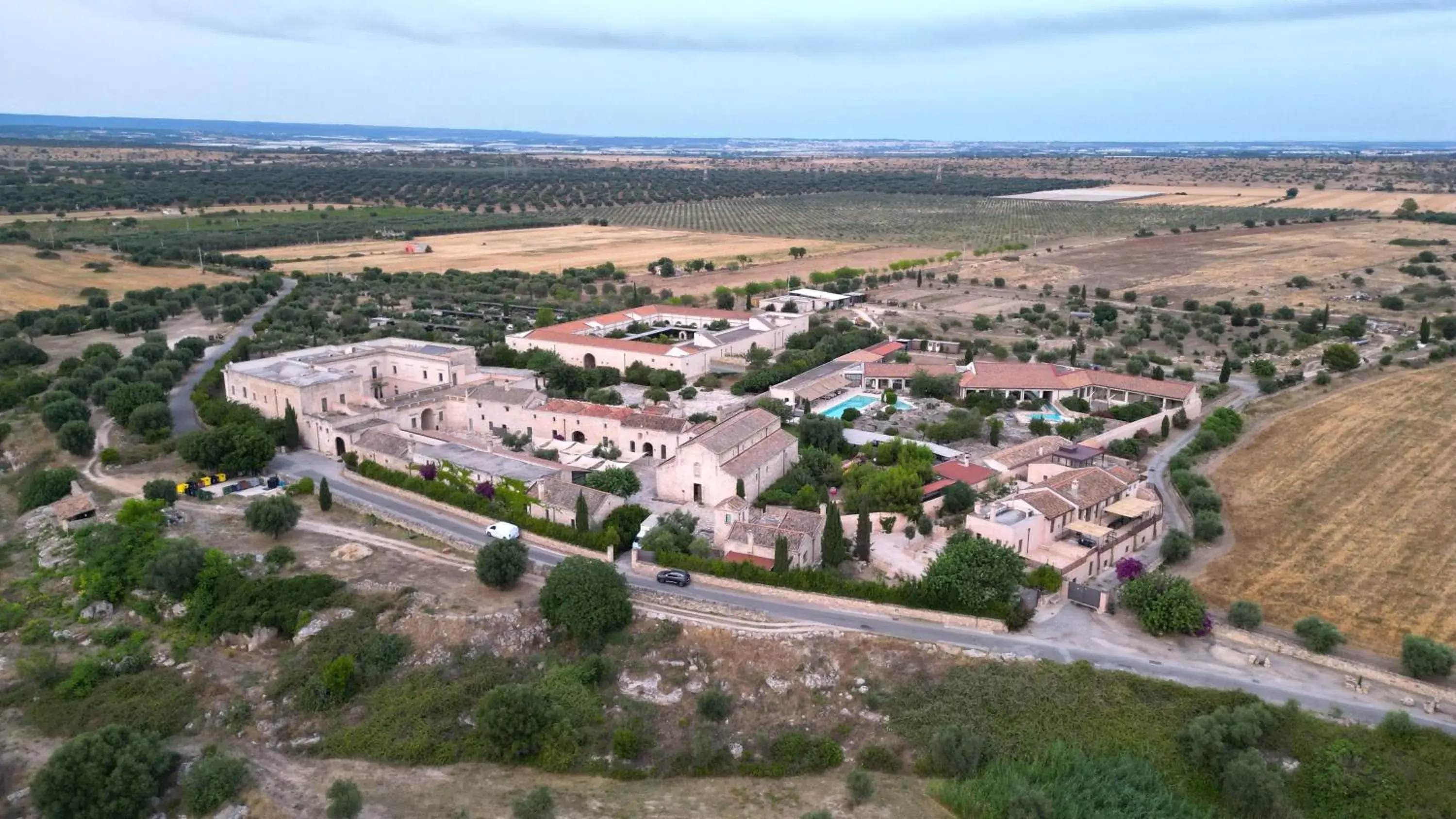 Property building in Histò San Pietro Sul Mar Piccolo Property building in Histò San Pietro Sul Mar Piccolo