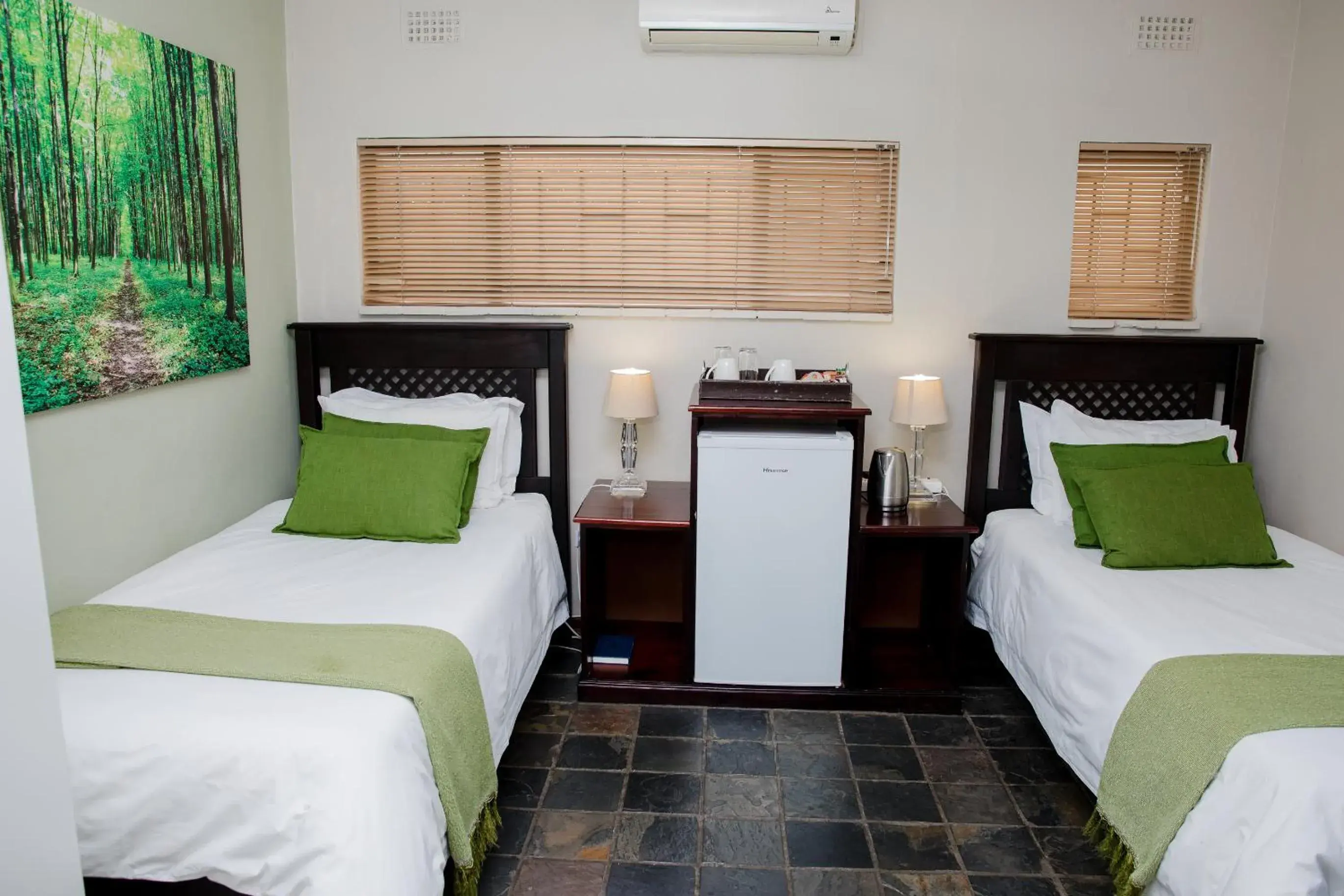 Photo of the whole room, Bed in 85 Ehmke Guesthouse Photo of the whole room, Bed in 85 Ehmke Guesthouse