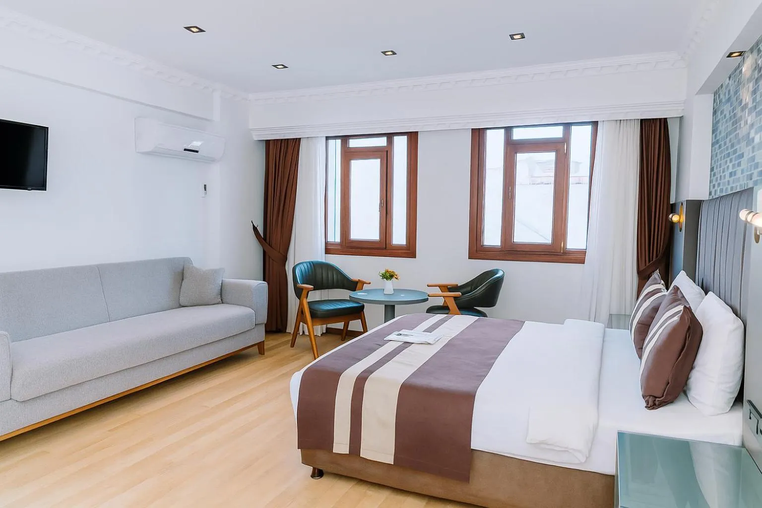 Photo of the whole room, Bed in Blue Istanbul Hotel Taksim