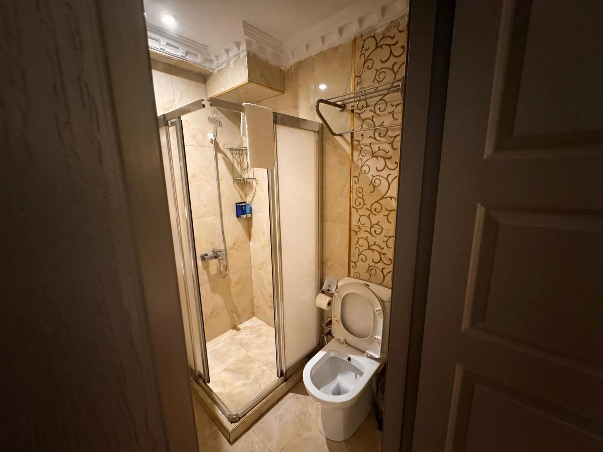 Toilet in Blue Istanbul Hotel Taksim