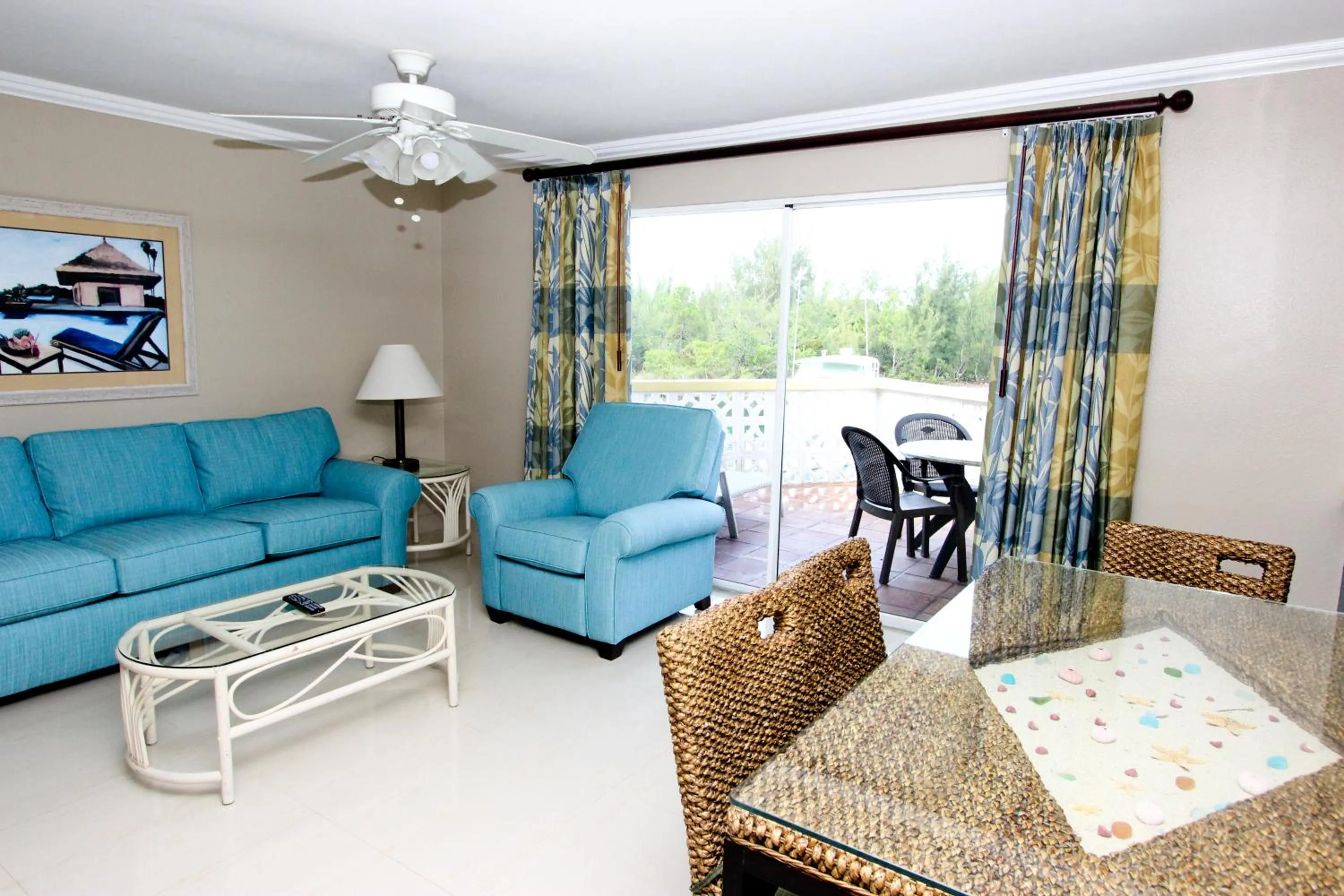 Living room in Ocean Reef Yacht Club & Resort