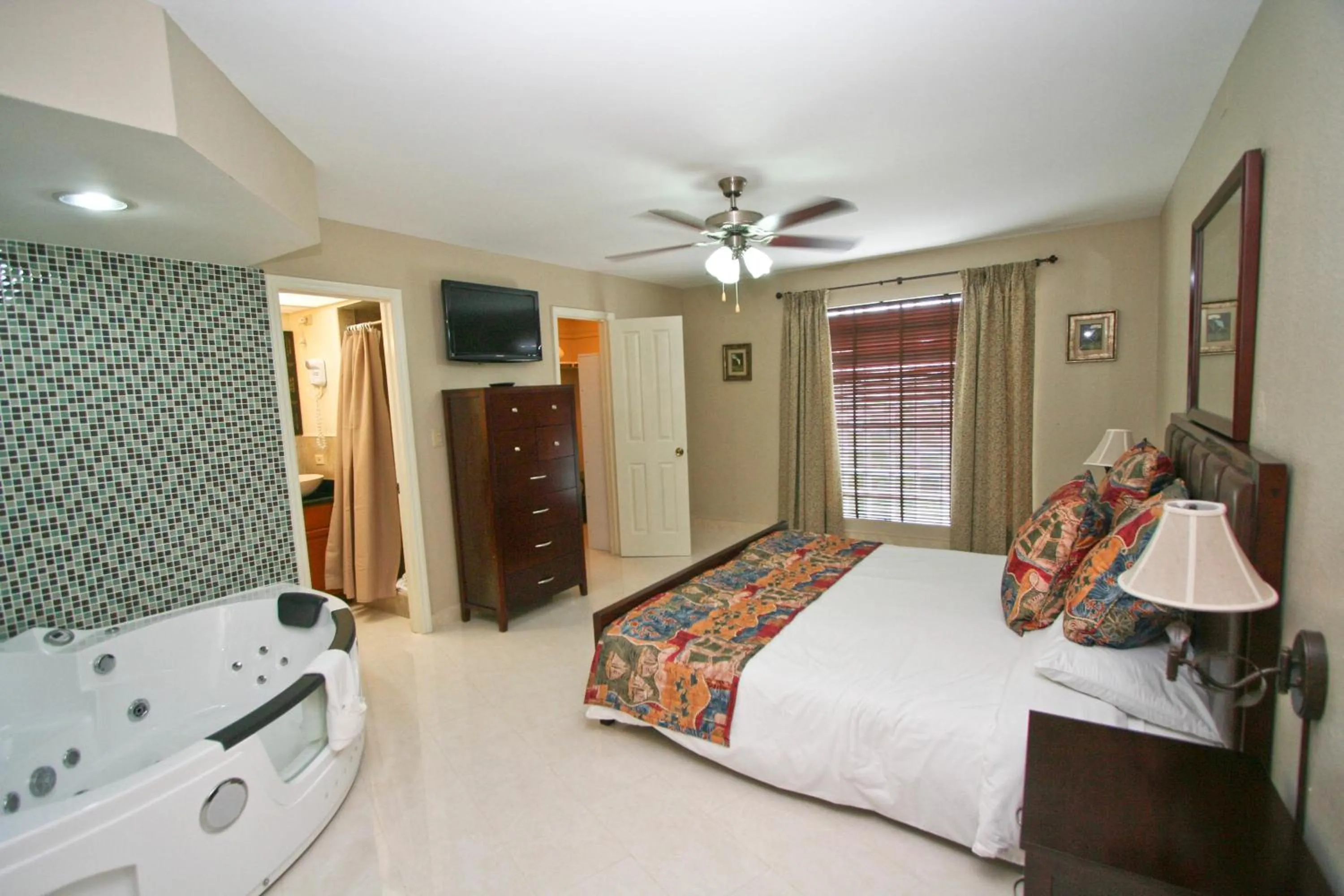 Bedroom, Bed in Ocean Reef Yacht Club & Resort