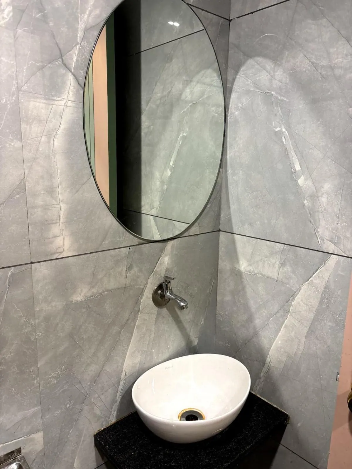 Bathroom in Hotel Luxurious Inn