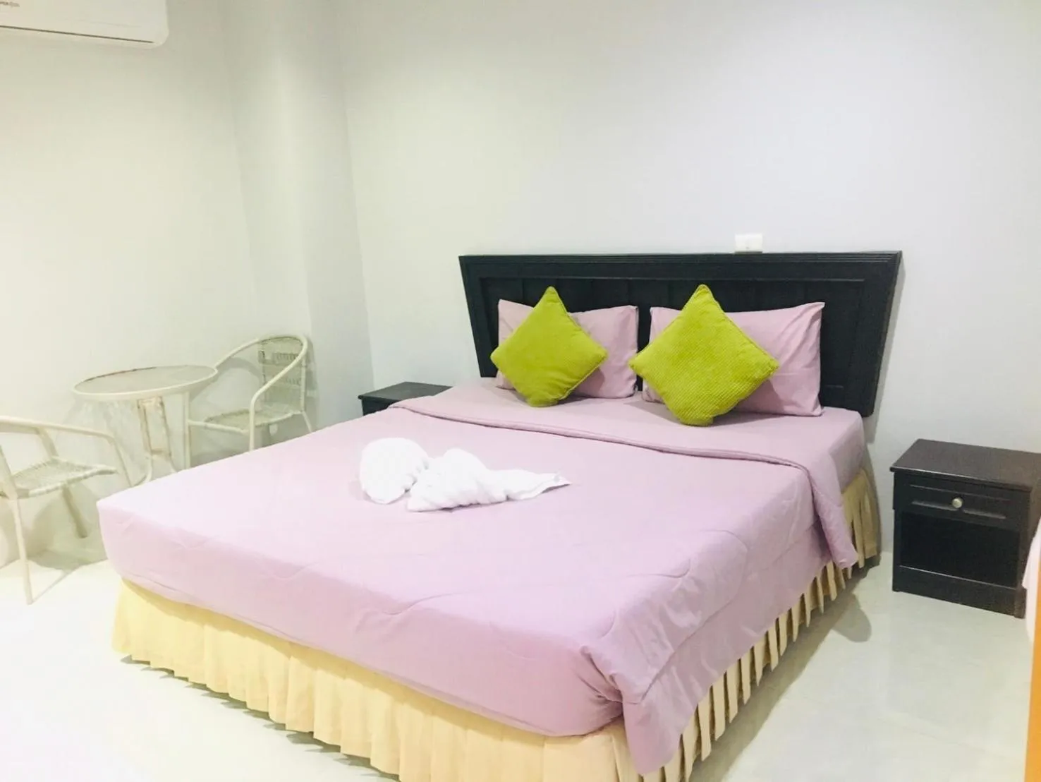 towels, Bed in Srisuksan Klong Muang Beach