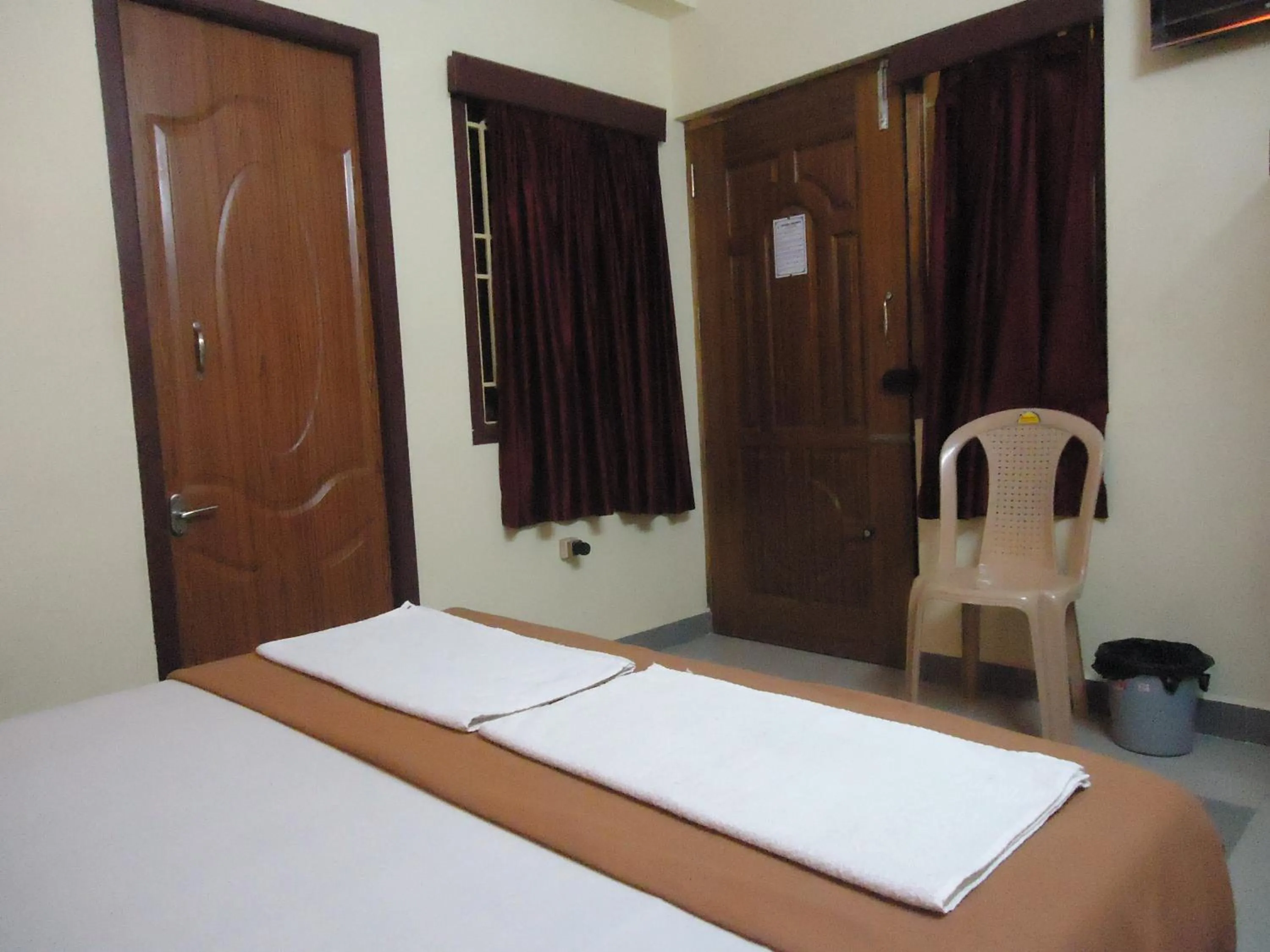 Shower, Bed in Arudhra Residency