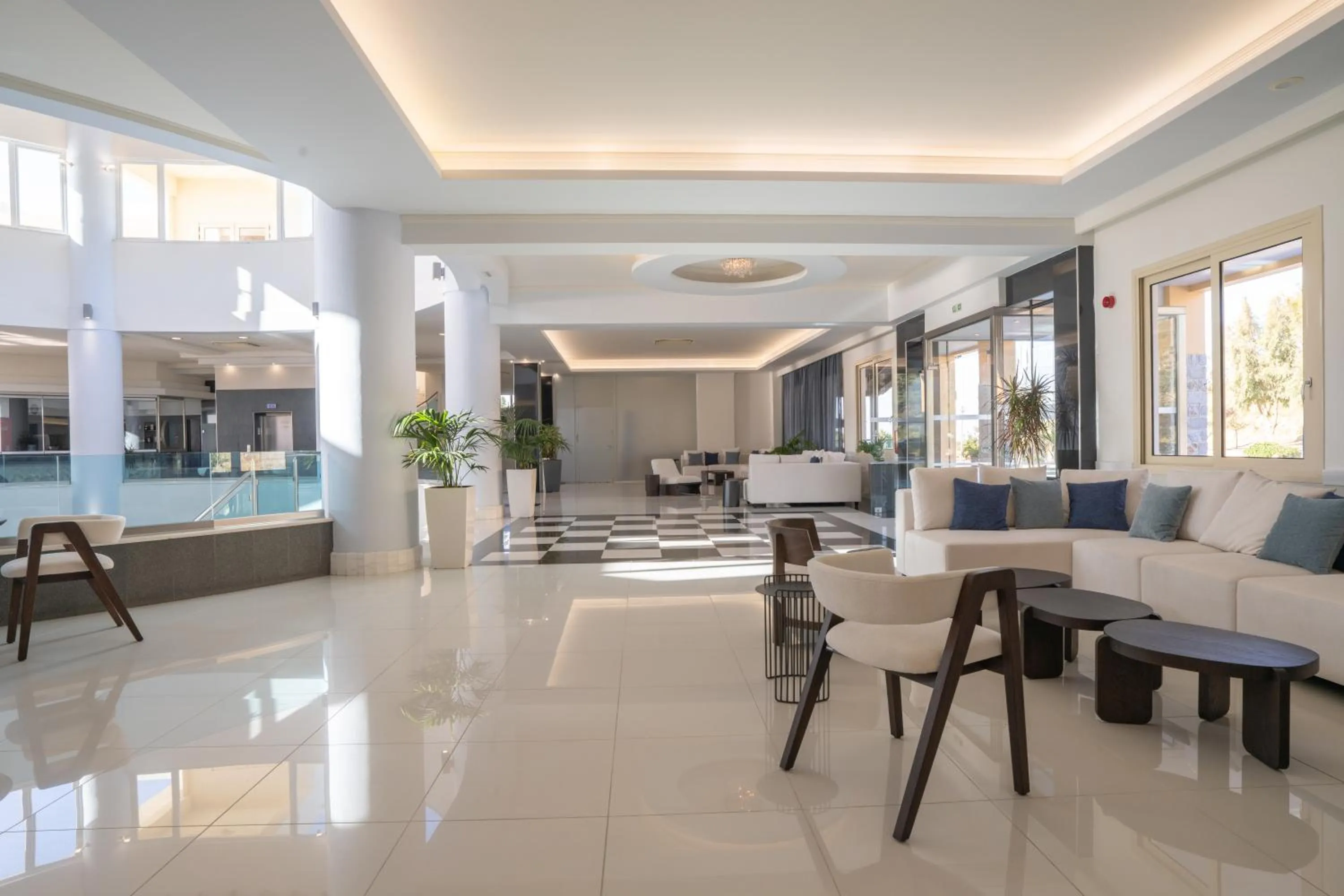 Grand Blue Beach Hotel