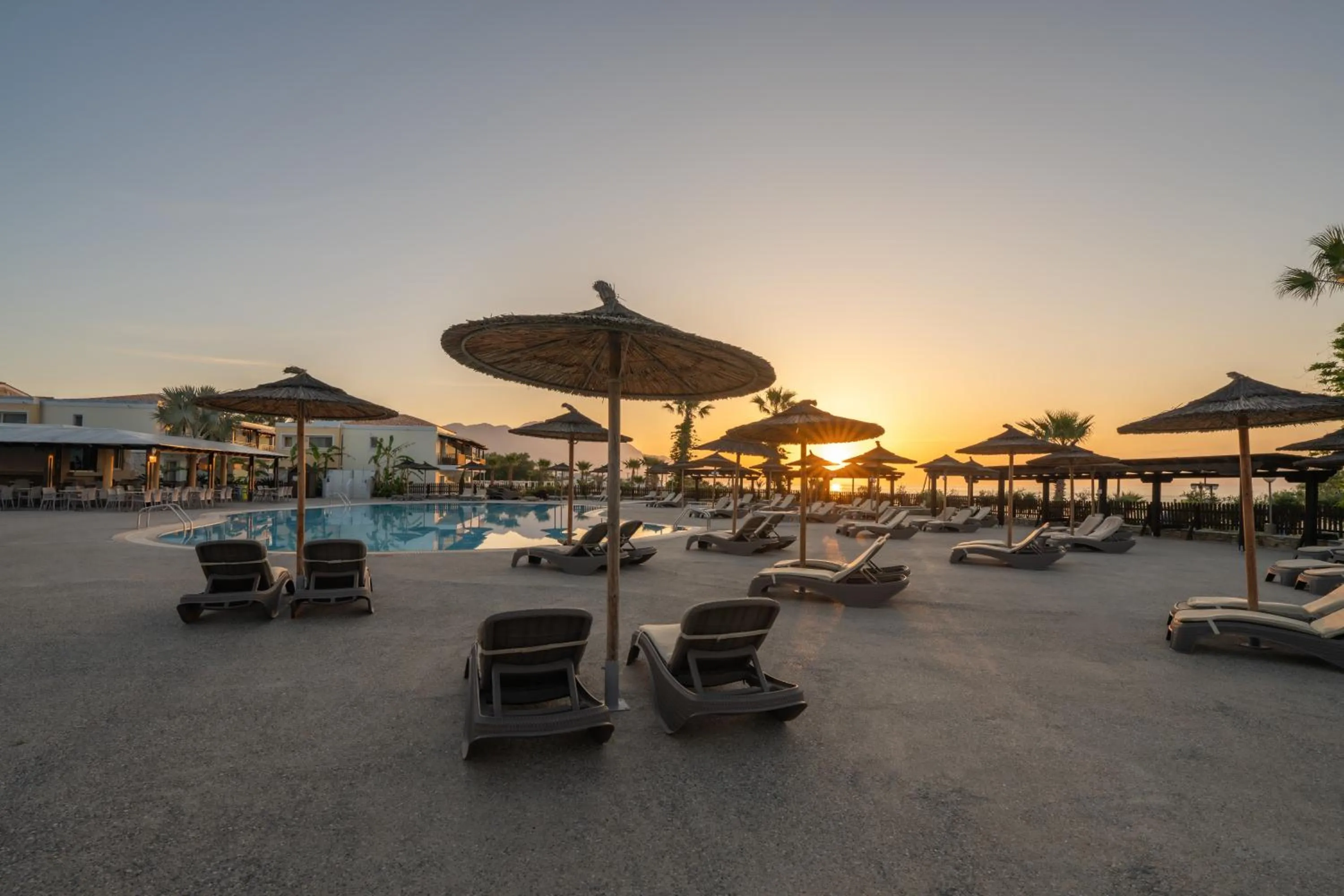 Grand Blue Beach Hotel