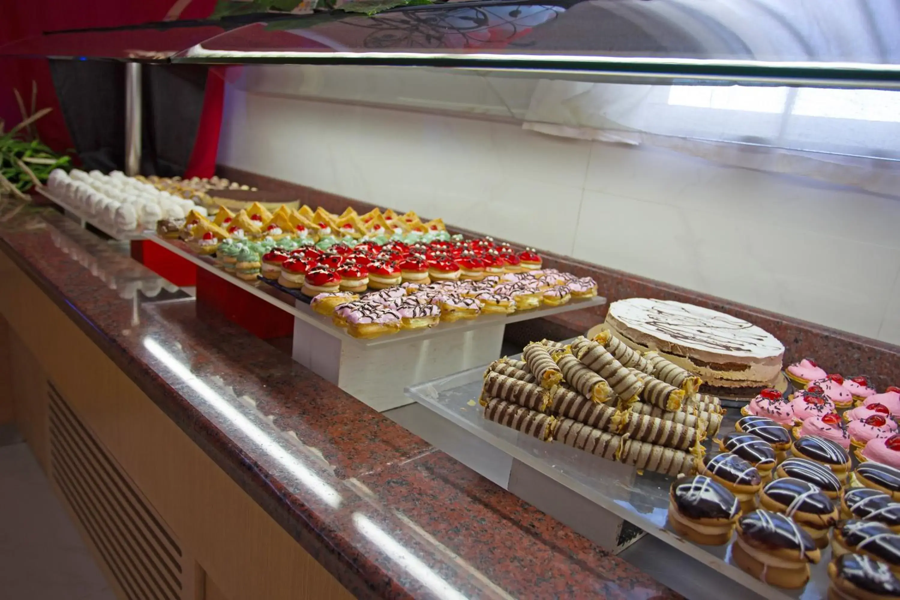 Food and drinks in Grand Blue Beach Hotel Food and drinks in Grand Blue Beach Hotel