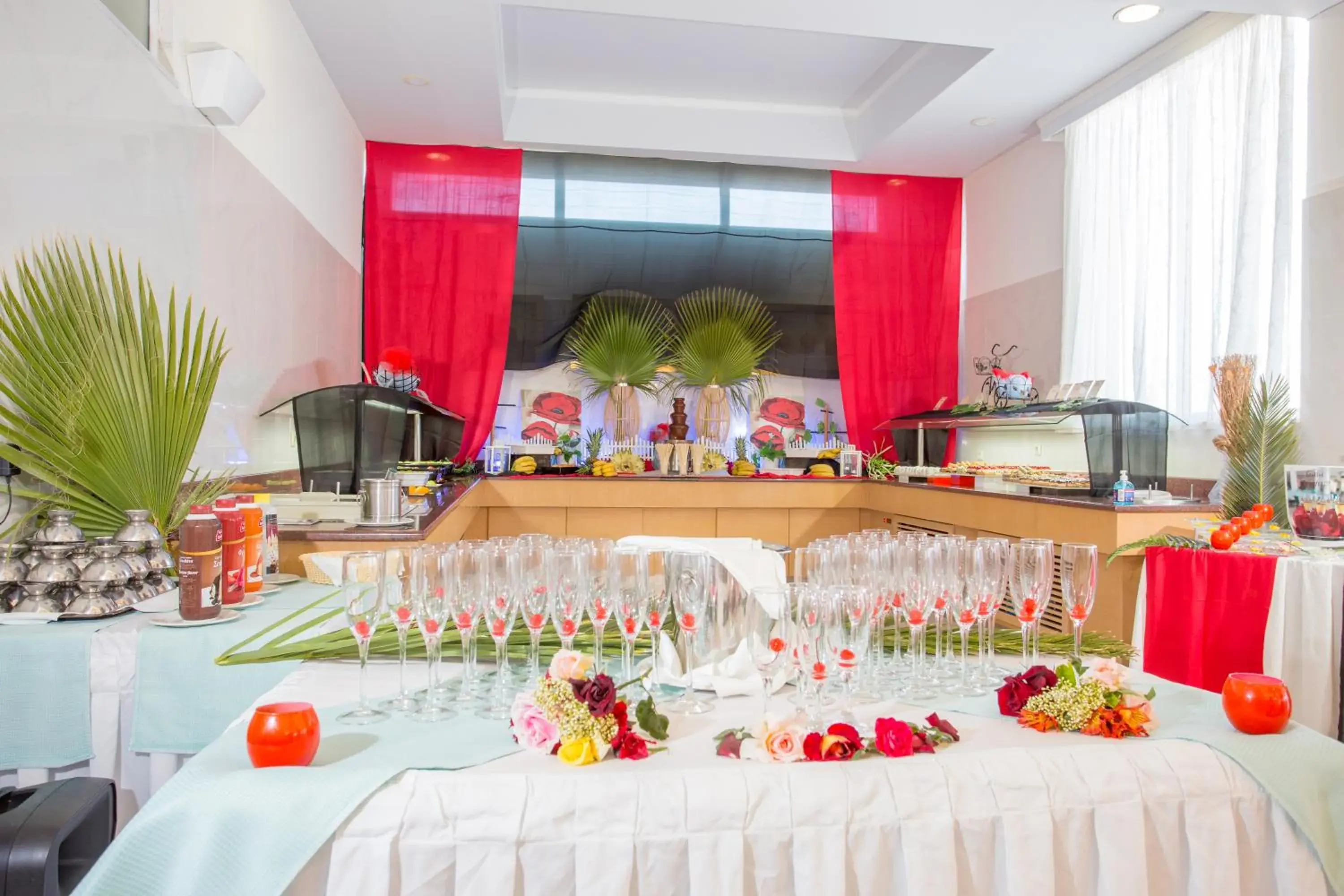 Food and drinks in Grand Blue Beach Hotel Food and drinks in Grand Blue Beach Hotel