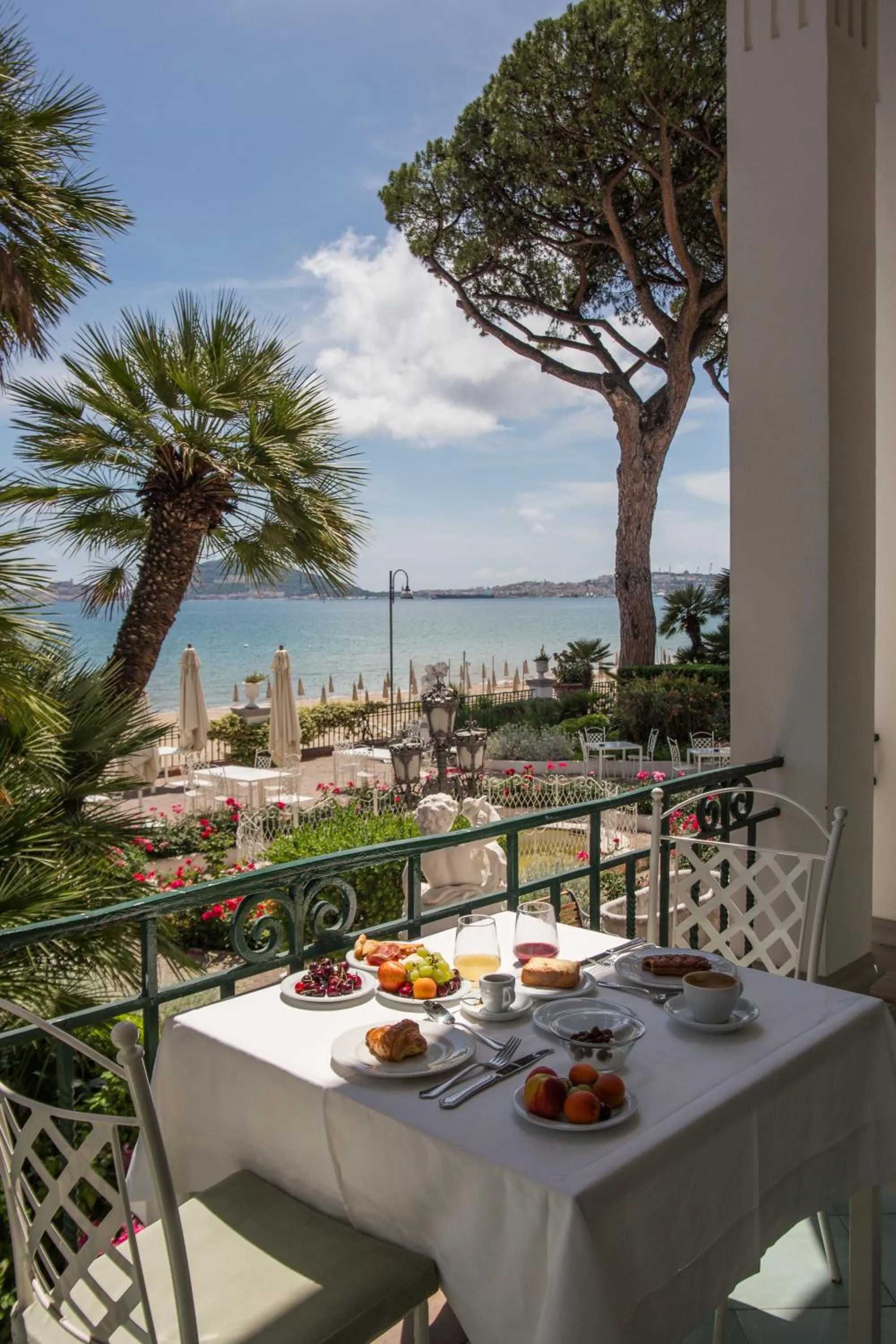 Breakfast in Villa Maria Teresa Boutique Hotel