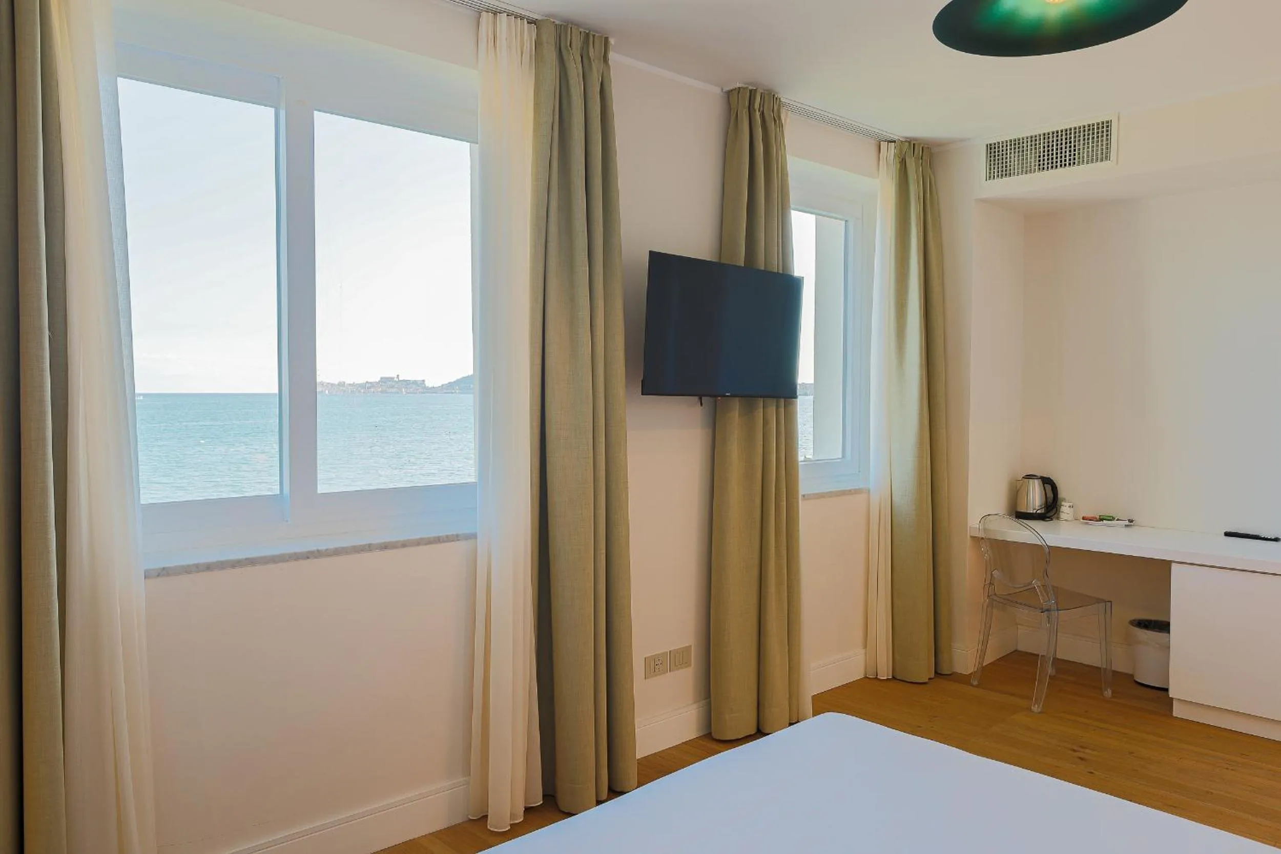 Bedroom, Bed in Villa Maria Teresa Boutique Hotel