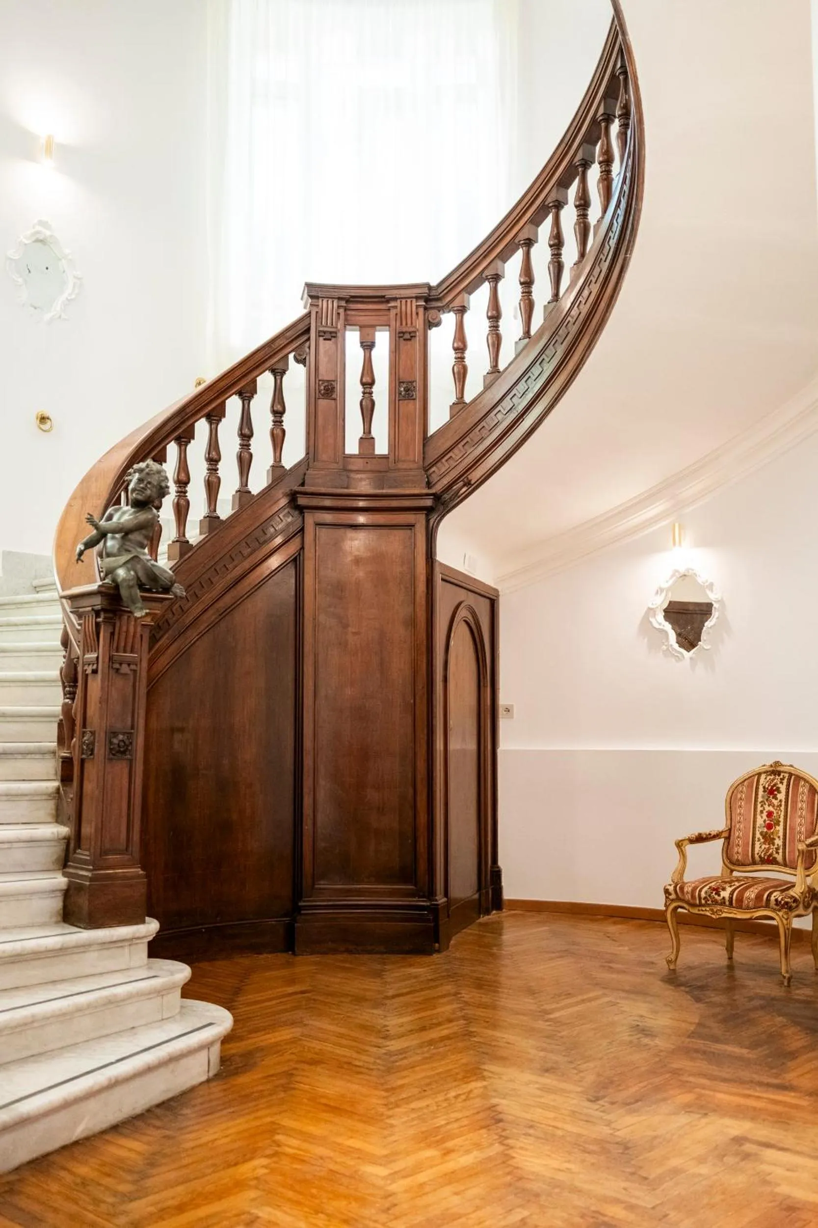 Decorative detail in Villa Maria Teresa Boutique Hotel