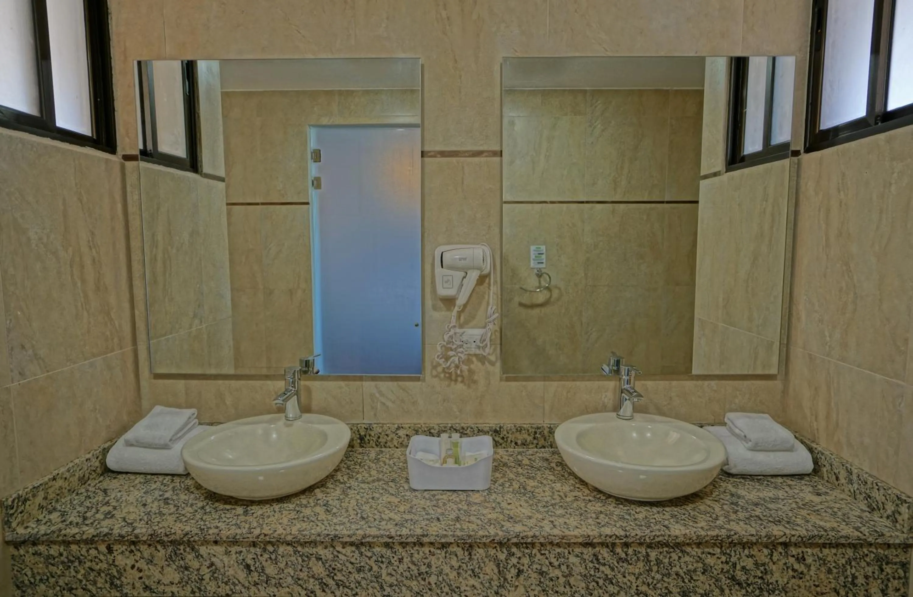 Bathroom in Nammbú Beach Front Bungalows