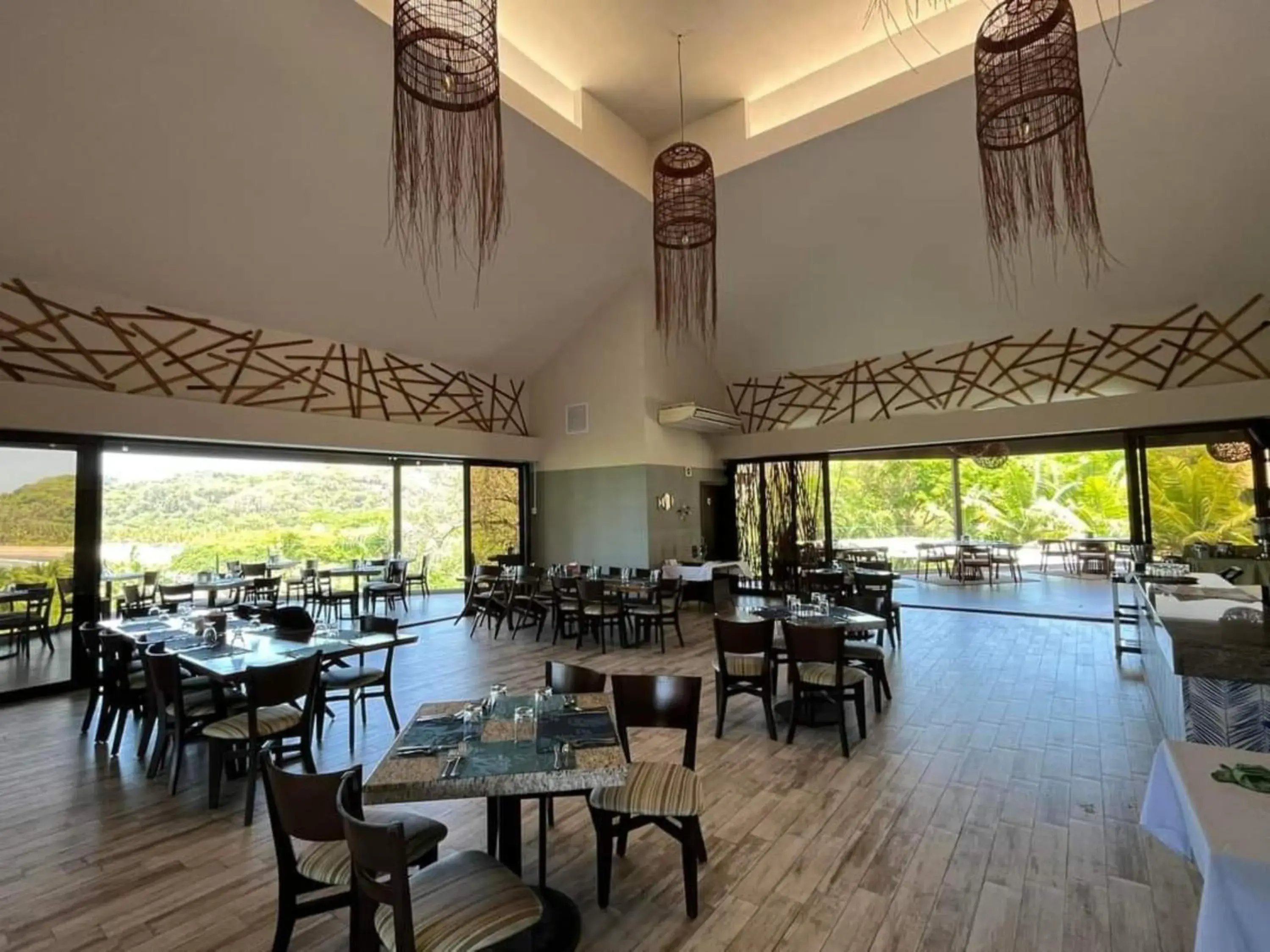 Restaurant/places to eat in Nammbú Beach Front Bungalows Restaurant/places to eat in Nammbú Beach Front Bungalows