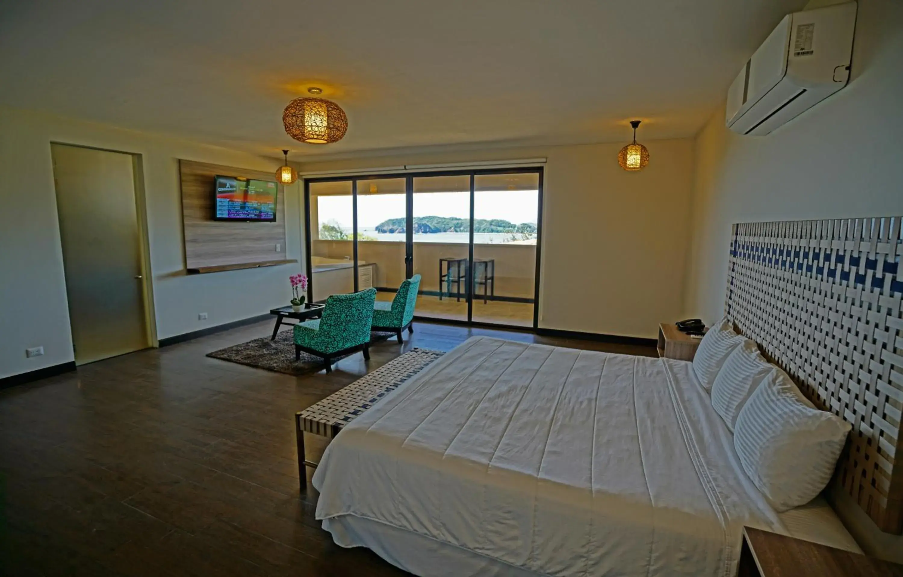 Photo of the whole room, Bed in Nammbú Beach Front Bungalows Photo of the whole room, Bed in Nammbú Beach Front Bungalows