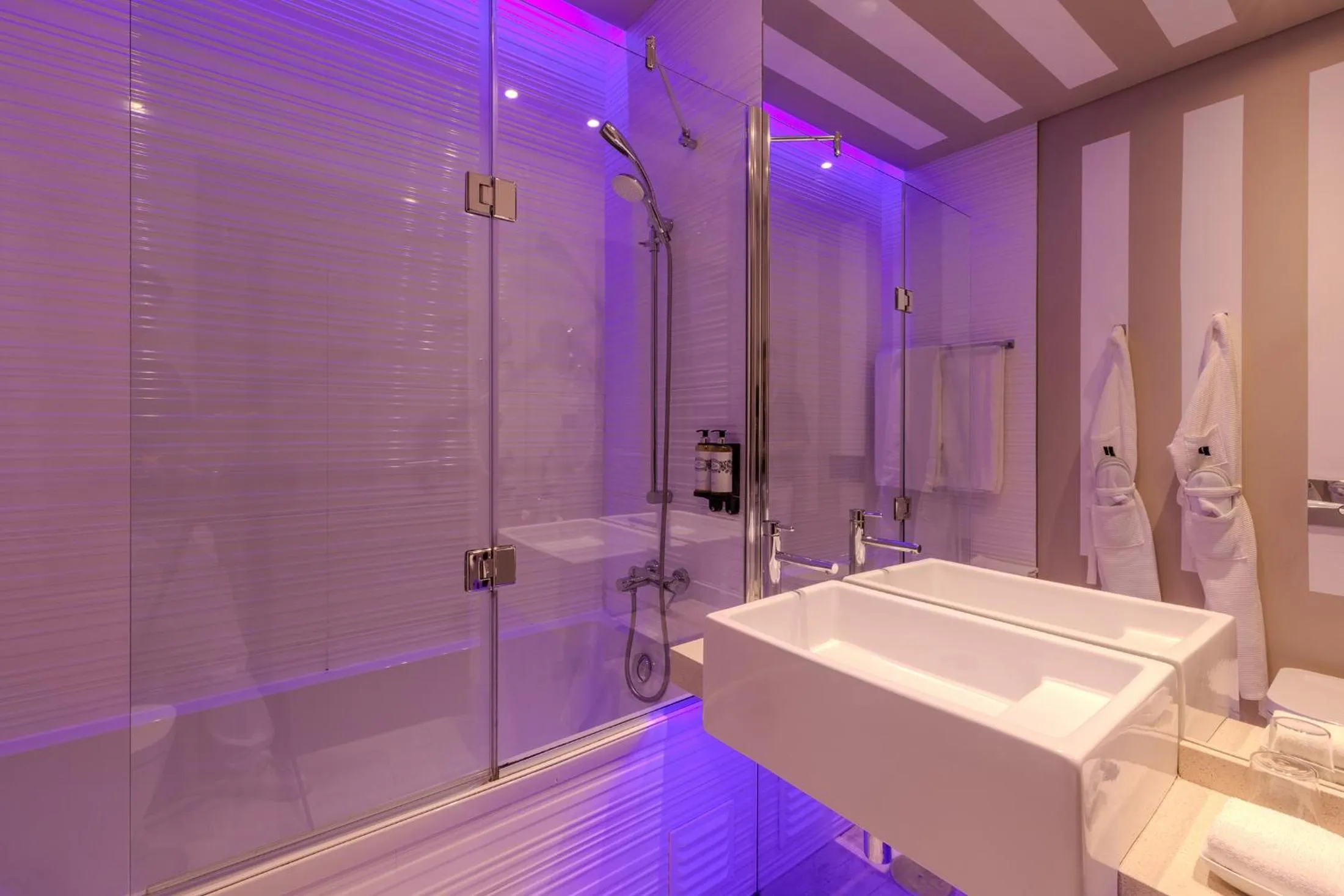 Bathroom in Pestana Alvor South Beach Premium Suite Hotel