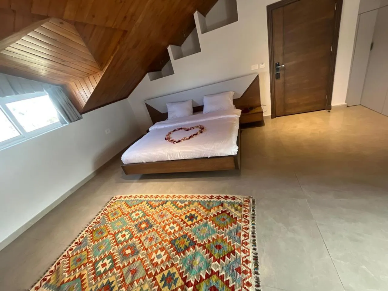 Bed in Terminal K Bhamdoun Hotel