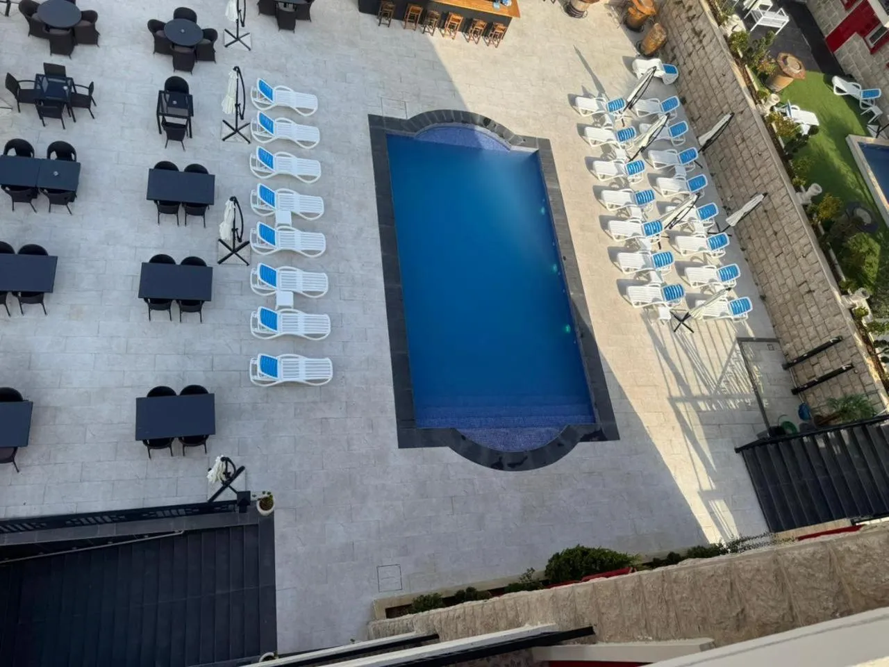 Balcony/Terrace in Terminal K Bhamdoun Hotel