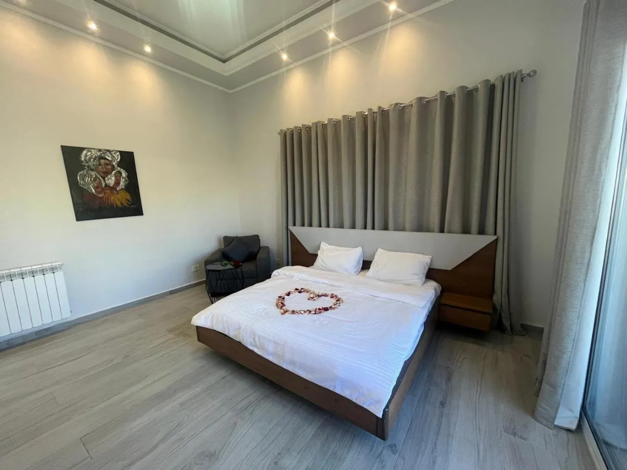 Bed in Terminal K Bhamdoun Hotel