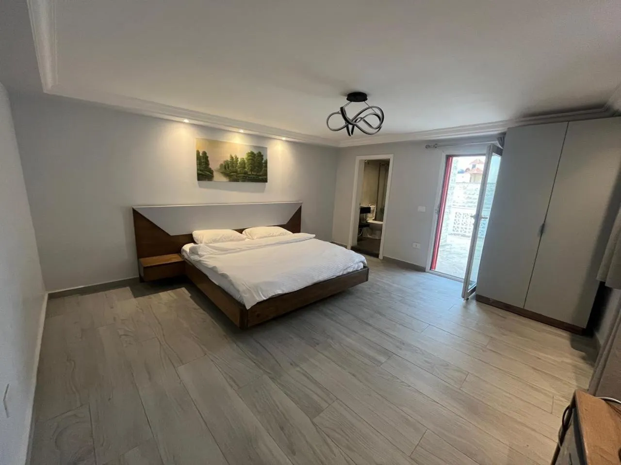 Bed in Terminal K Bhamdoun Hotel
