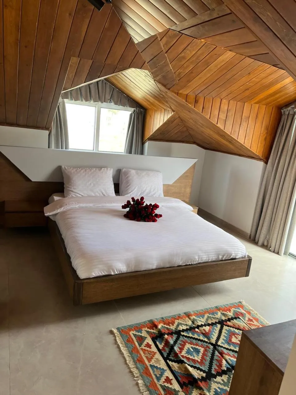 Bed in Terminal K Bhamdoun Hotel