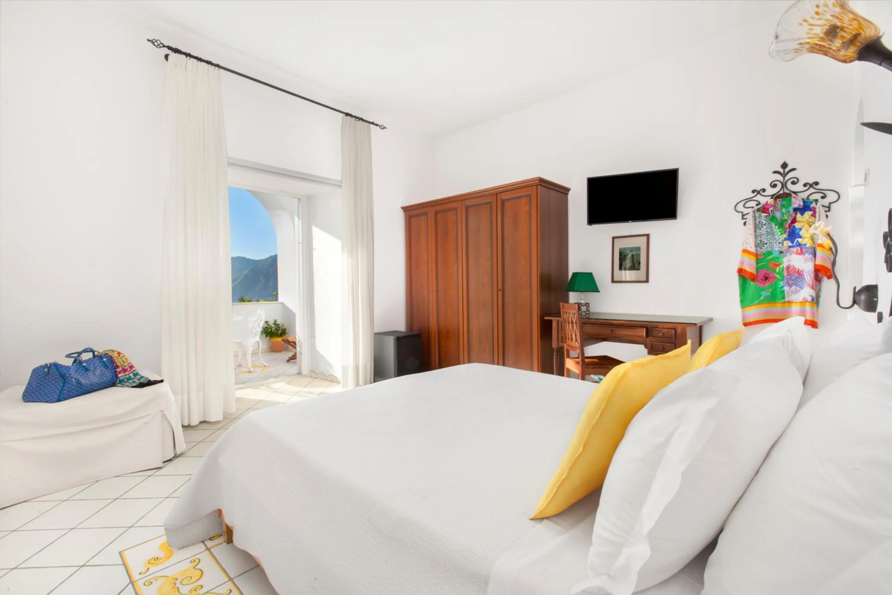 Bed in Hotel Smeraldo