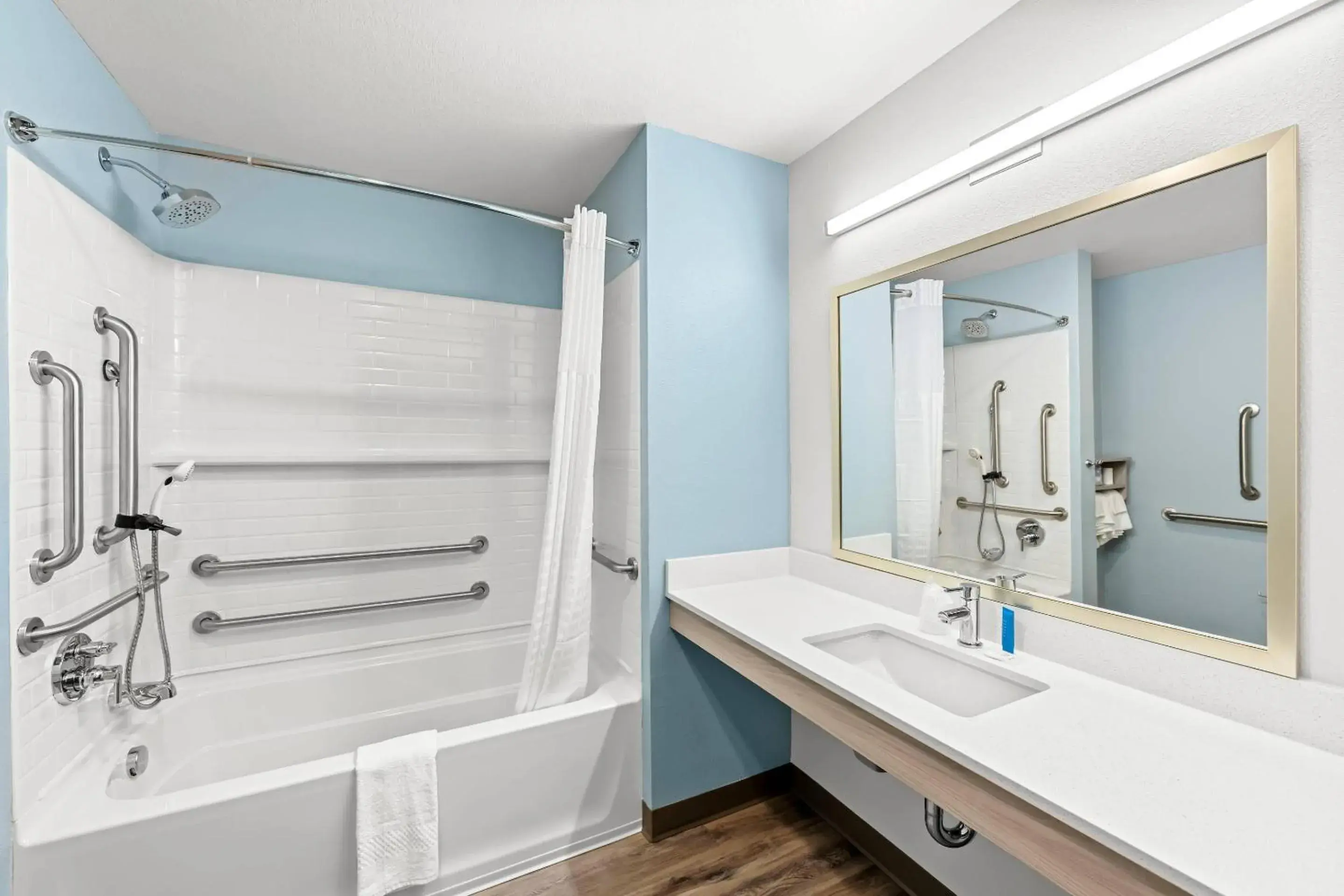 Queen Suite with Two Queen Beds and Tub - Disability Access/Non Smoking in WoodSpring Suites Oak Ridge Knoxville Queen Suite with Two Queen Beds and Tub - Disability Access/Non Smoking in WoodSpring Suites Oak Ridge Knoxville
