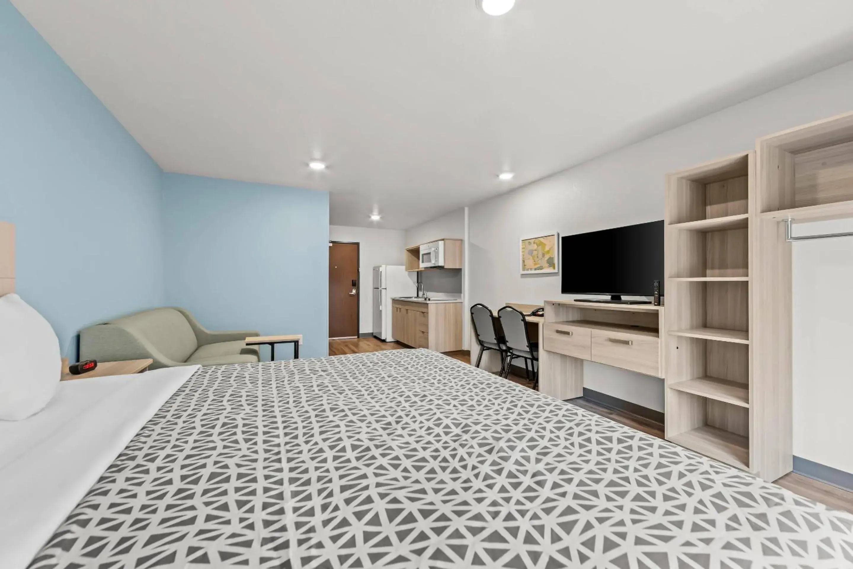 King Suite with Sofa - Disability Access/Non Smoking in WoodSpring Suites Oak Ridge Knoxville King Suite with Sofa - Disability Access/Non Smoking in WoodSpring Suites Oak Ridge Knoxville