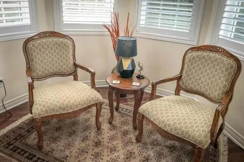 Seating area in Blue Skies Bed & Breakfast