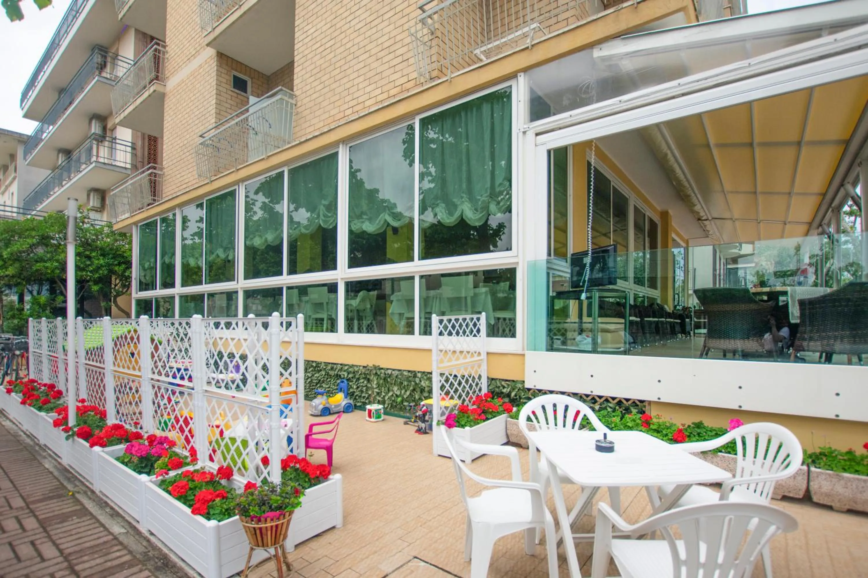 Property building in Hotel Maxim