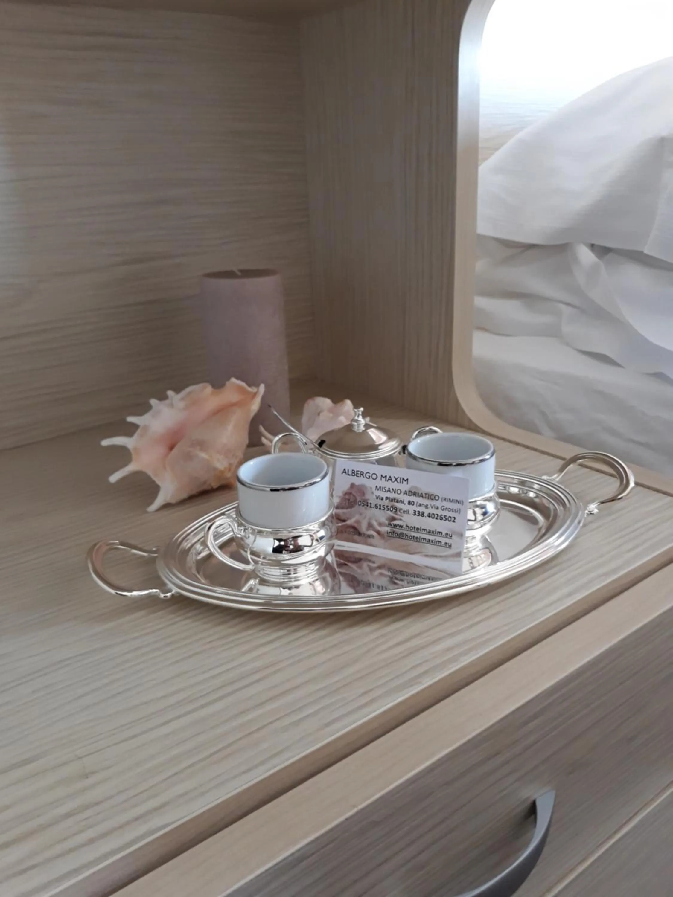 Coffee/tea facilities in Hotel Maxim