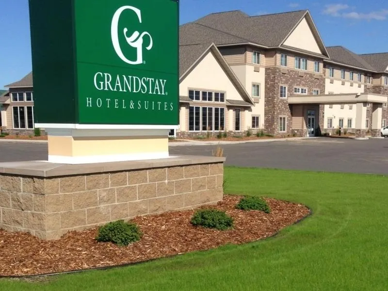 GrandStay Hotel & Suites Thief River Falls