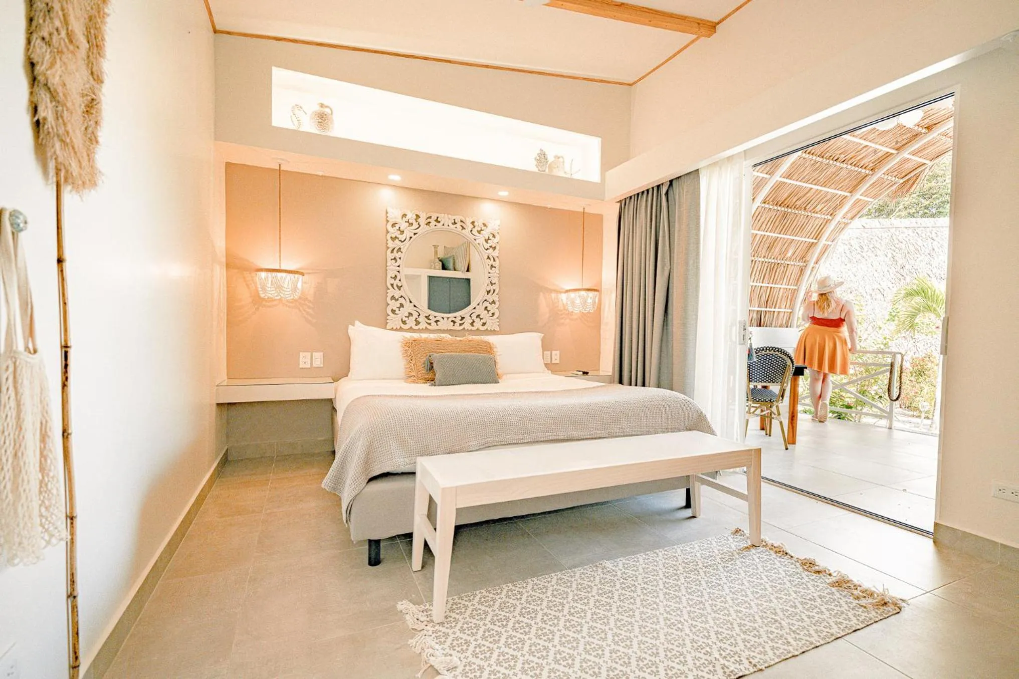 Bedroom, Bed in Les Voiles Blanches - Luxury Lodge