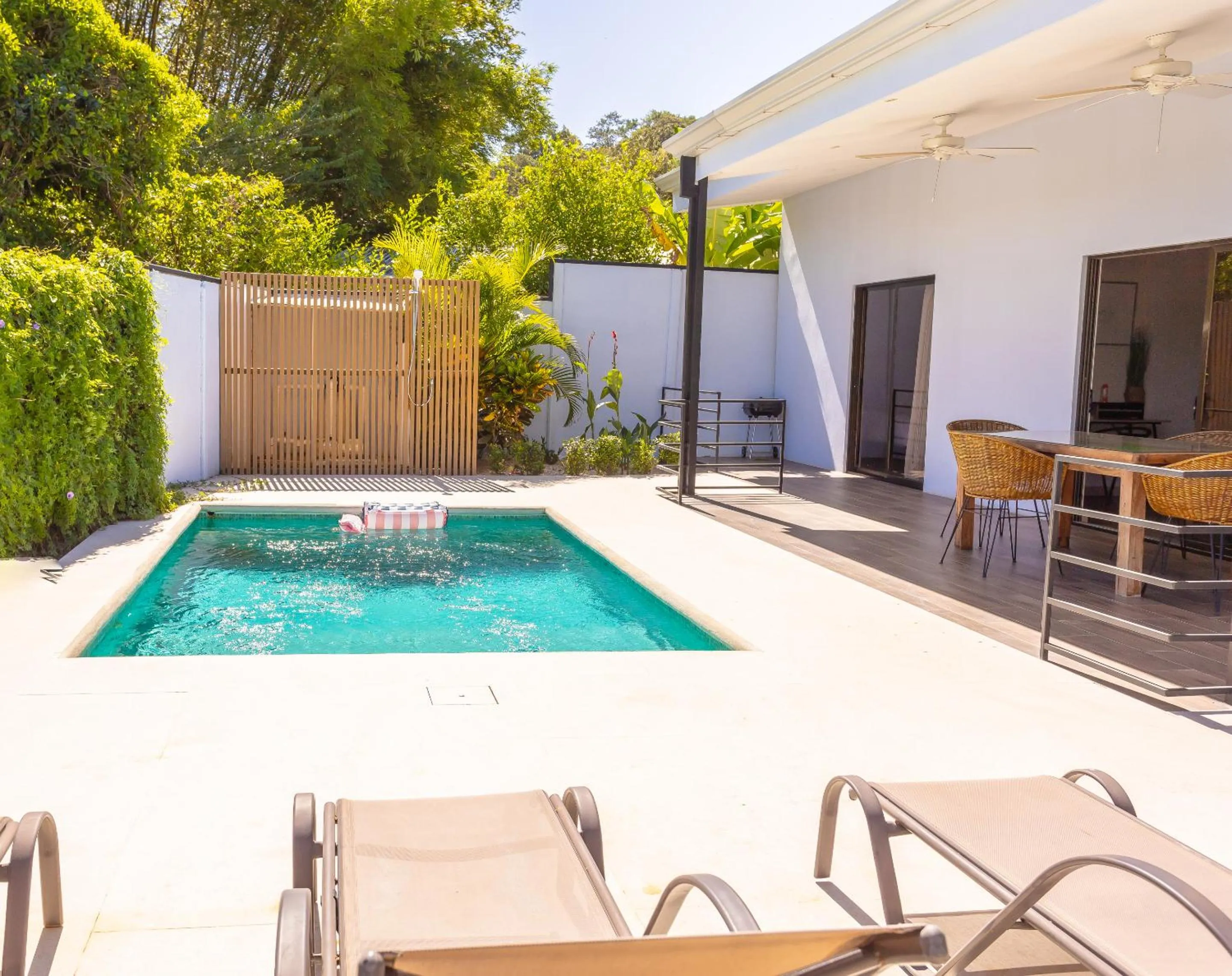 Pool view in Les Voiles Blanches - Luxury Lodge