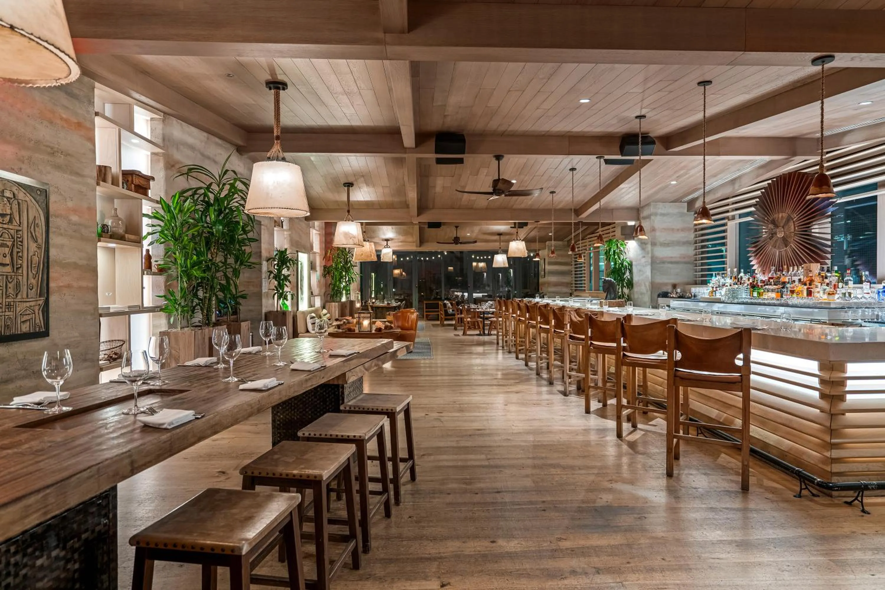 Restaurant/places to eat in EAST Miami