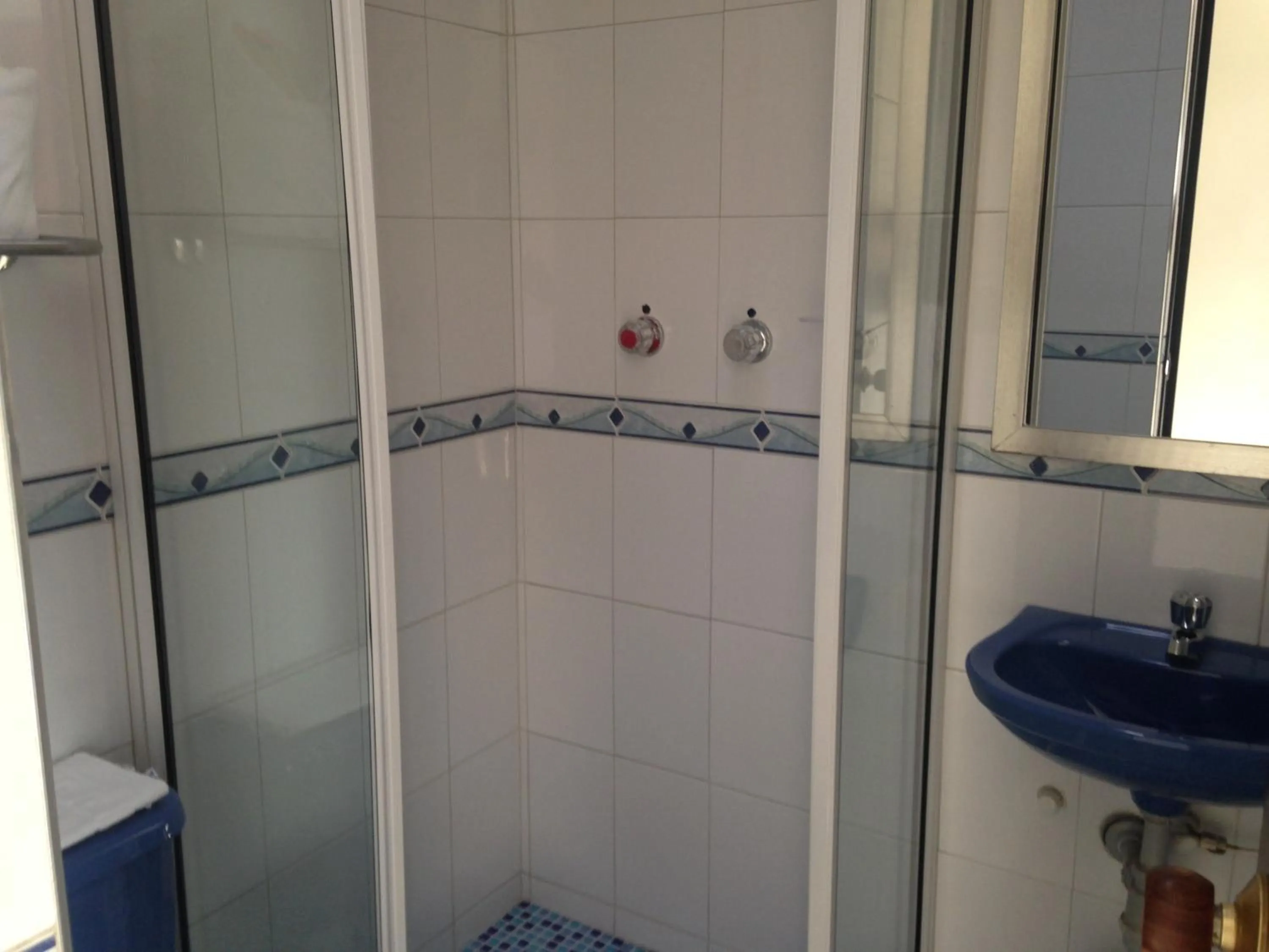 Shower in Hotel Plaza Muisca