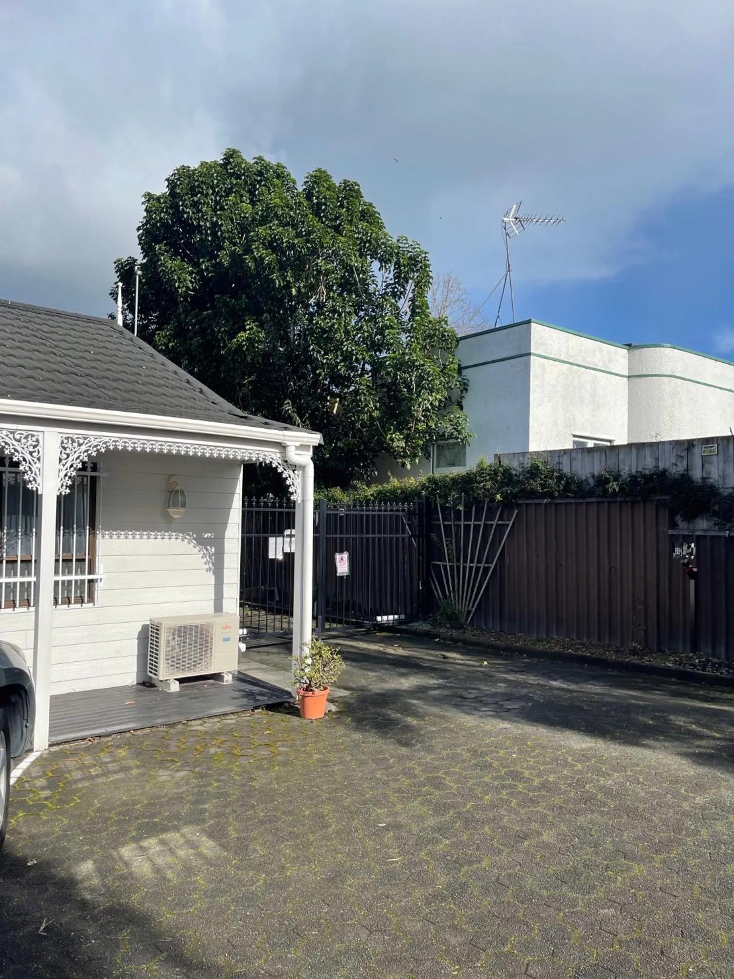 Property building in Papakura Pioneer Motor Lodge & Motel
