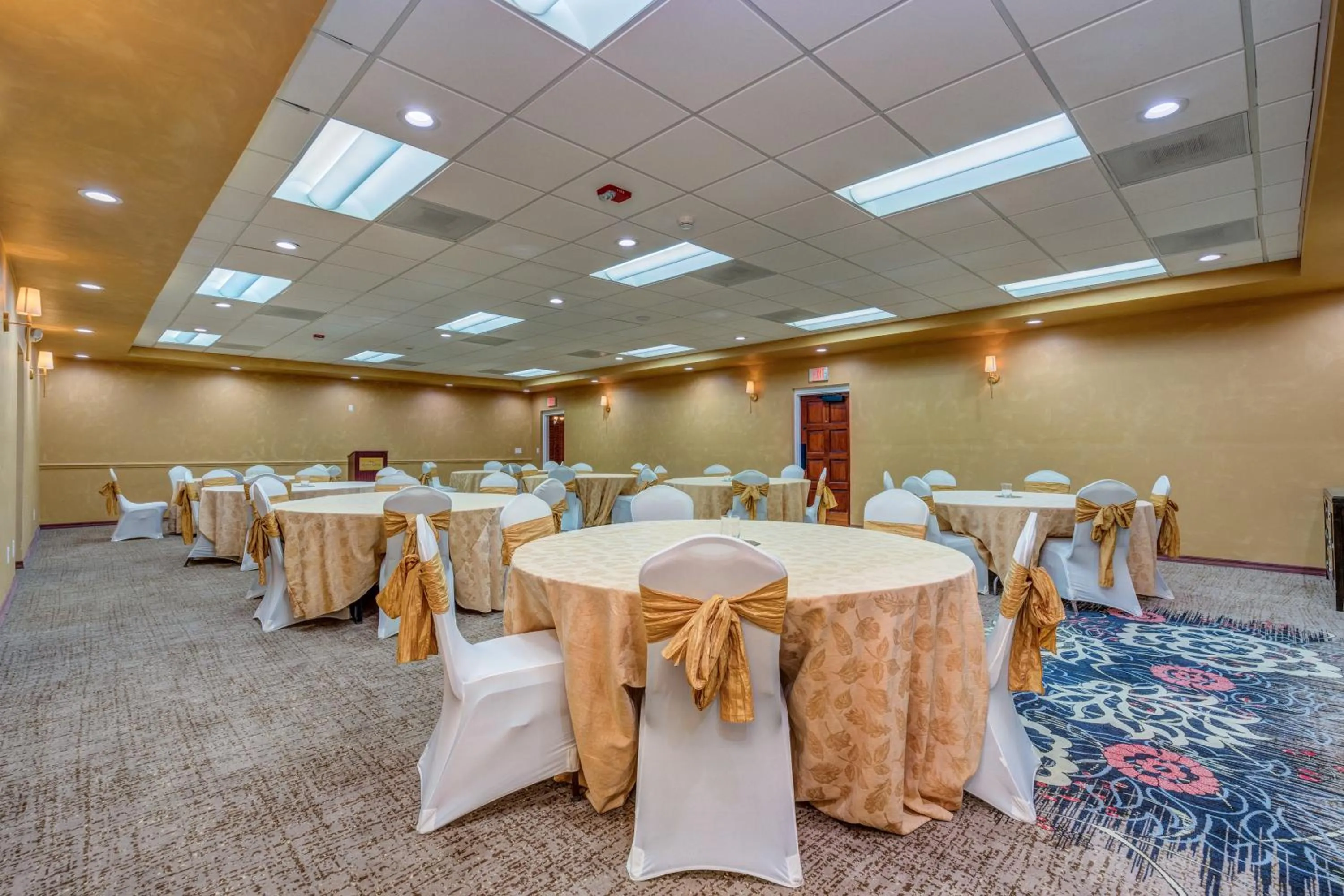Banquet/Function facilities in Clarion Inn