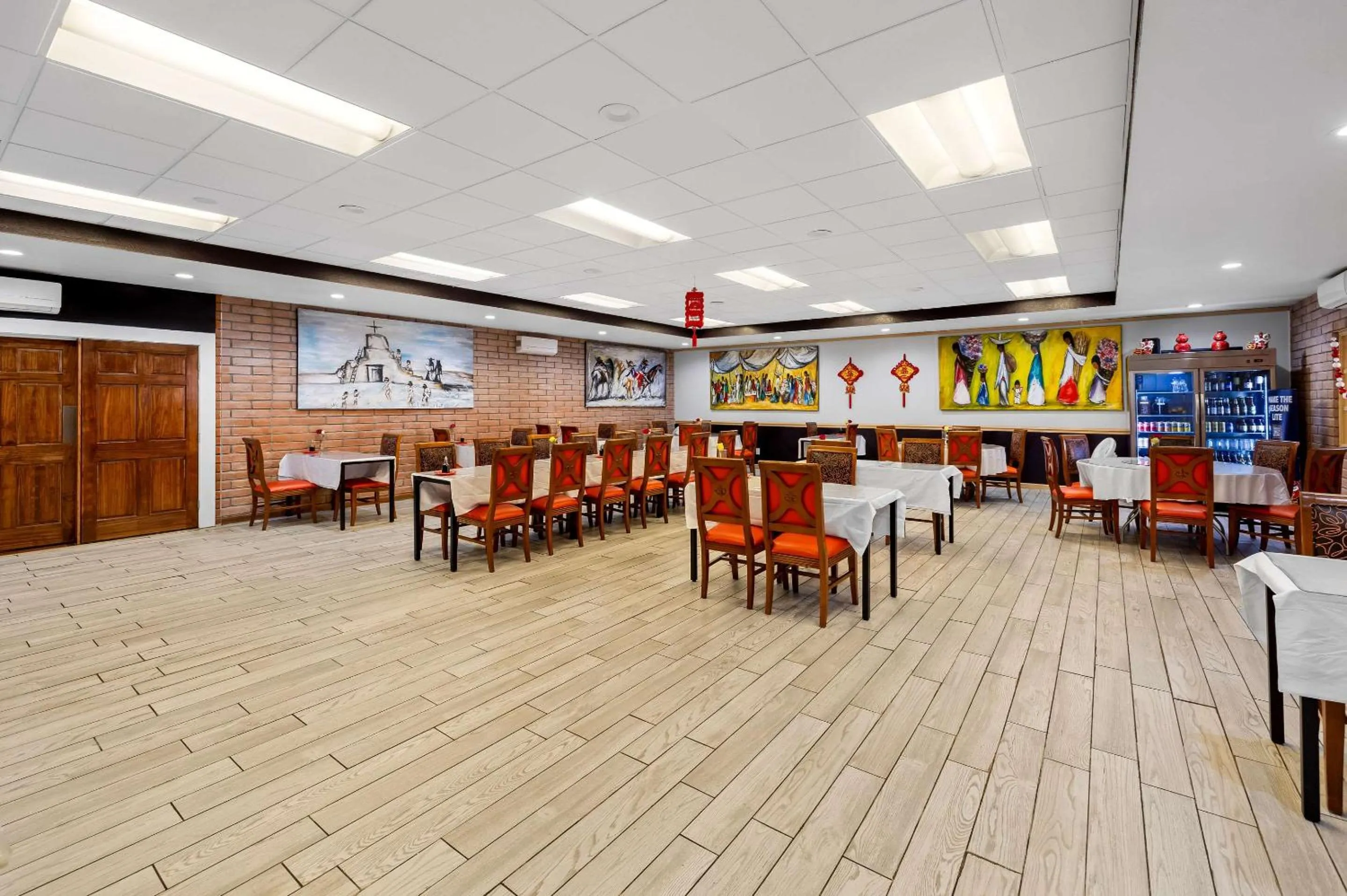 Restaurant/places to eat in Clarion Inn