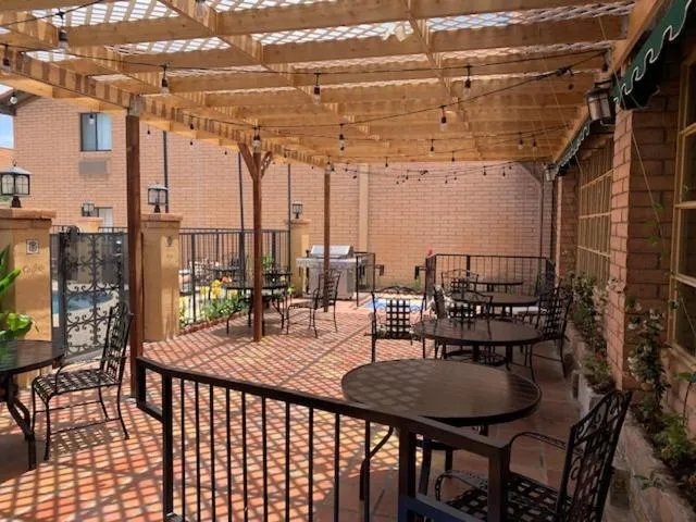Patio in Clarion Inn